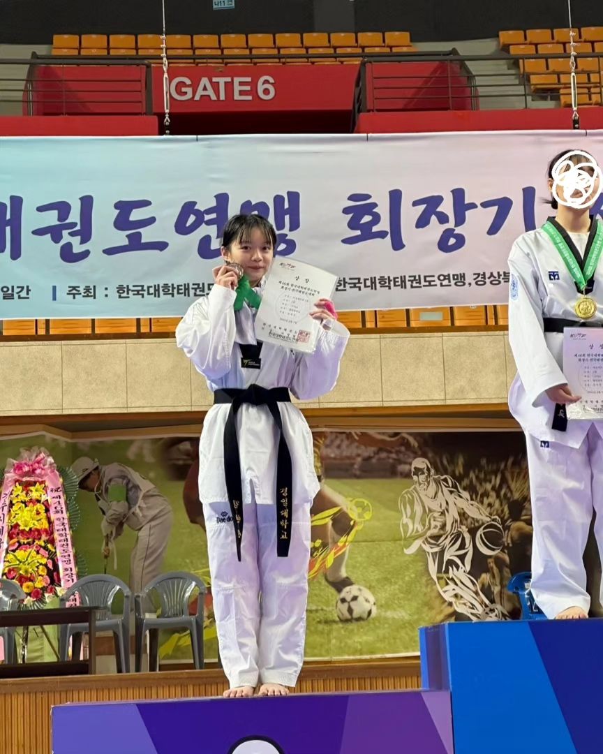 🥈💐
마치 꿈을 꾸고 있는거 같다 :)