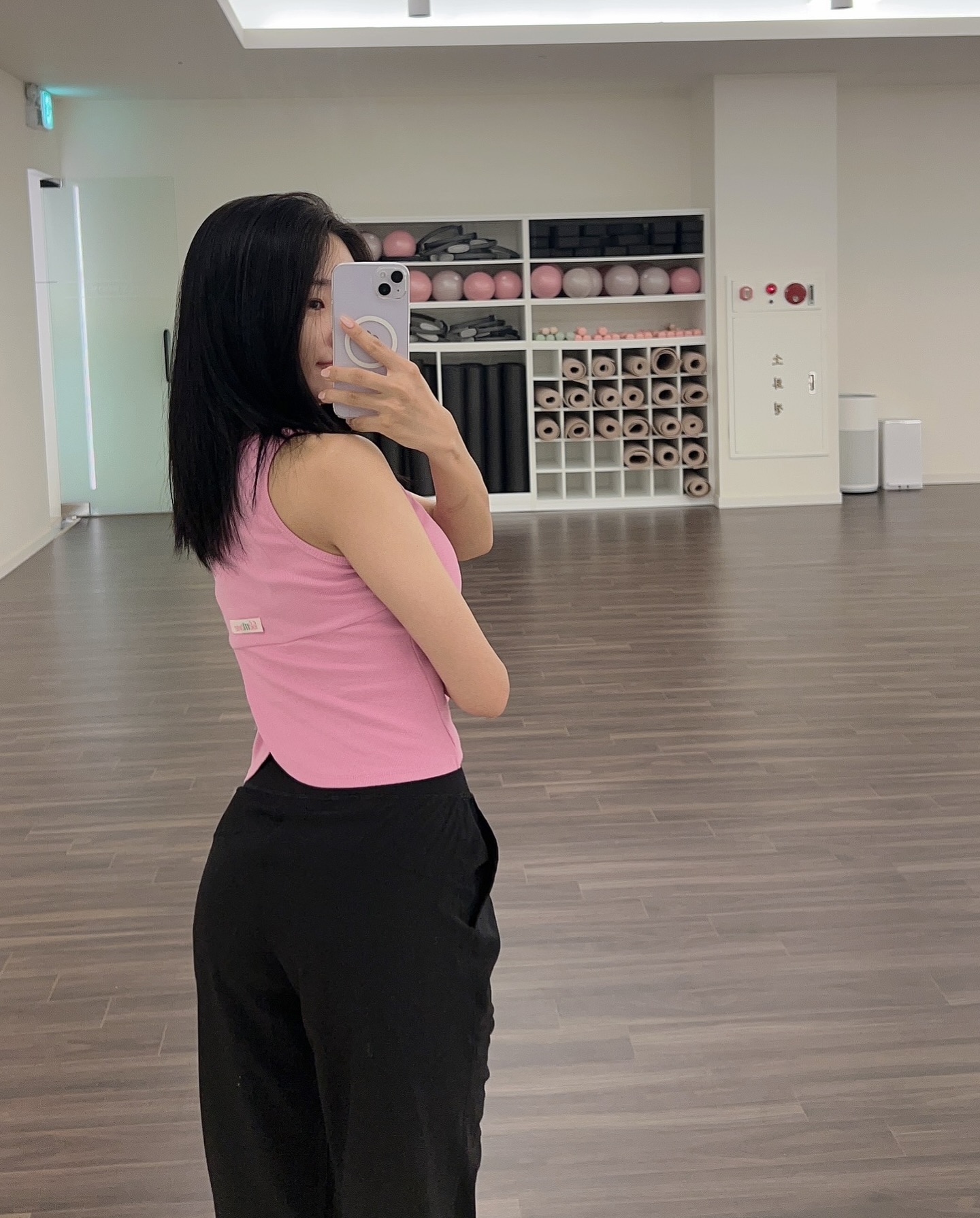 일/월운완

주 5-6회 했었는데 주4회까지 점점 줄어드는 중이에여ㅠㅠ
럴수가..🥹
그래도 사무직일땐 궁딩 땀날때까지 앉아있었는데
이제 일하면서 예전 하루 유산소량 2배는 채우는 중🤍
체지방만 빠져라~~