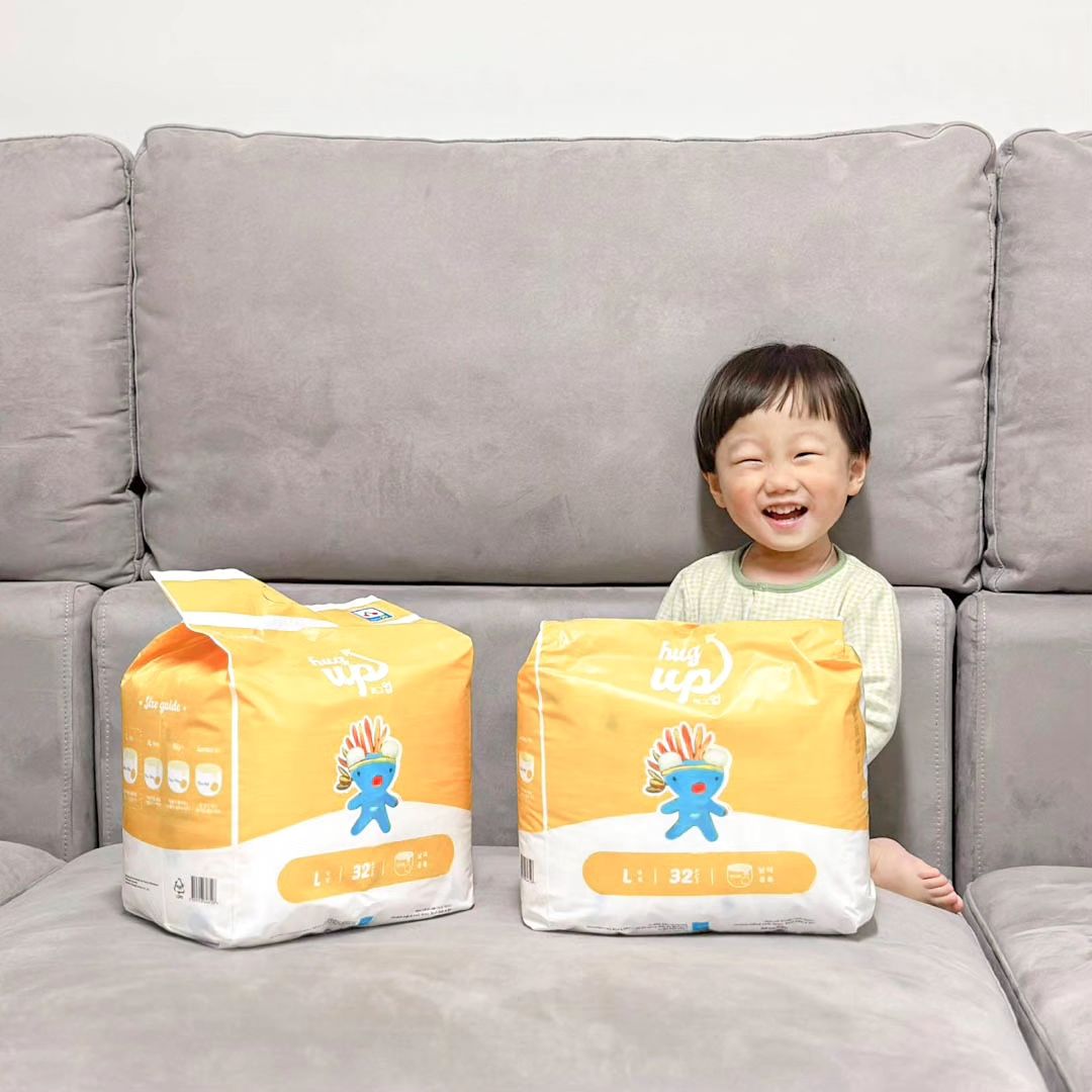 #협찬 #광고

👶아기 기저귀 유목민 어머님들! 여기보세요 :)

제가 추천하는 아기 팬티기저귀는 바로 "페넬로페 허그업 팬티기저귀"예요!
 어떤 이유로 이 제품을 추천하냐면, 그 이유는 끊임없이 아기의 피부를 생각하는 페넬로페의 기능성 때문인데요.

볼륨감 있는 입체 에어 엠보싱 시트와 초음파 커팅 가공이 되어 부드러운 옆라인 엉덩이를 2배로 더 넓게 감싸주는 착용감 무엇하나 놓치기 아쉬운 기능들이죠!

페넬로페 허그업 팬티기저귀는 아기의 피부를 위한 부드러운 입체 에어 엠보싱 시트를 사용해 열과 습한 공기를 빠르게 배출해 주기 떄문에 엉덩이도 보송보송하게 유지해추구요! 신축성 있는 허리 밴드가 아기의 피부에 자극을 주지 않고 편안한 착용을 가능하게 해줘요.😎

또한, 팬티기저귀는 아기의 움직임에 맞춰 편리하게 착용할 수 있어요. 일어남, 앉음, 뒤집힘에도 안정적으로 잘 고정되어 아기가 편하게 활동할 수 있게 도와줘요.😊

모든 맘들이 아기의 피부건강과 편안한 착용감을 중요시하는데 아기를 위해 최선을 다하는 페넬로페 허그업 팬티기저귀를 한번 사용해보세요!😉

#팬티기저귀 #아기기저귀 #팬티기저귀추천 #아기기저귀추천 #엄마품기저귀 #페넬로페기저귀 #기저귀4단계