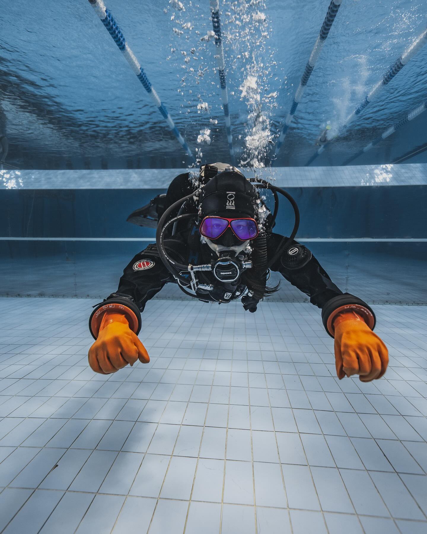 너무 마음에 드는 내 눈빛 👀☝🏽
더 치켜떠봐 

📸 mint5cean

#scubadiving #스쿠버다이빙 #풀장연습 #공포의주황장갑🧤