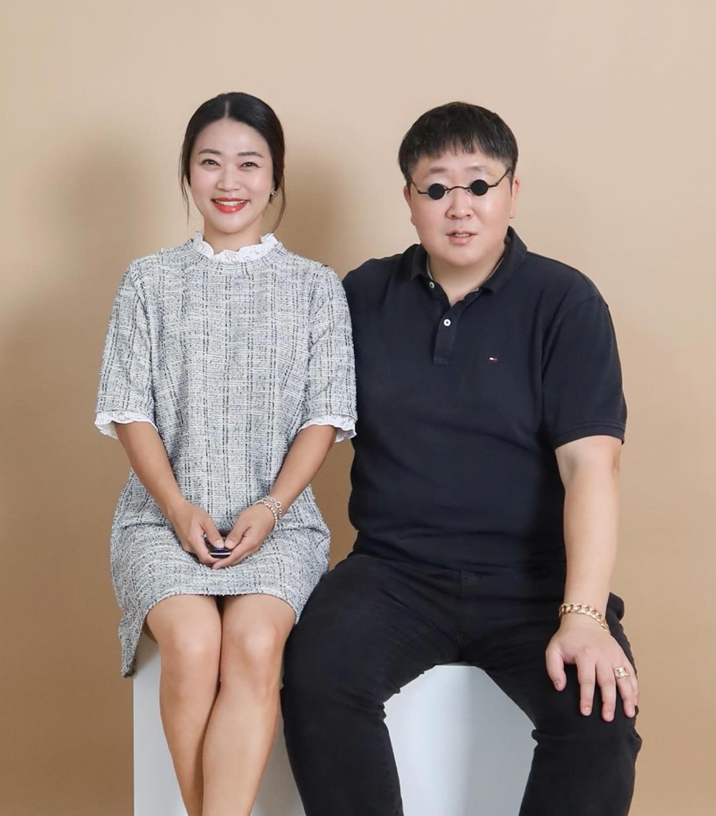 곰햄부부 5주년 결혼기념일
요즘 AI 놀이에 푹빠진 ㅋㅋㅋ
간만에 생존신고 사진 올려보기