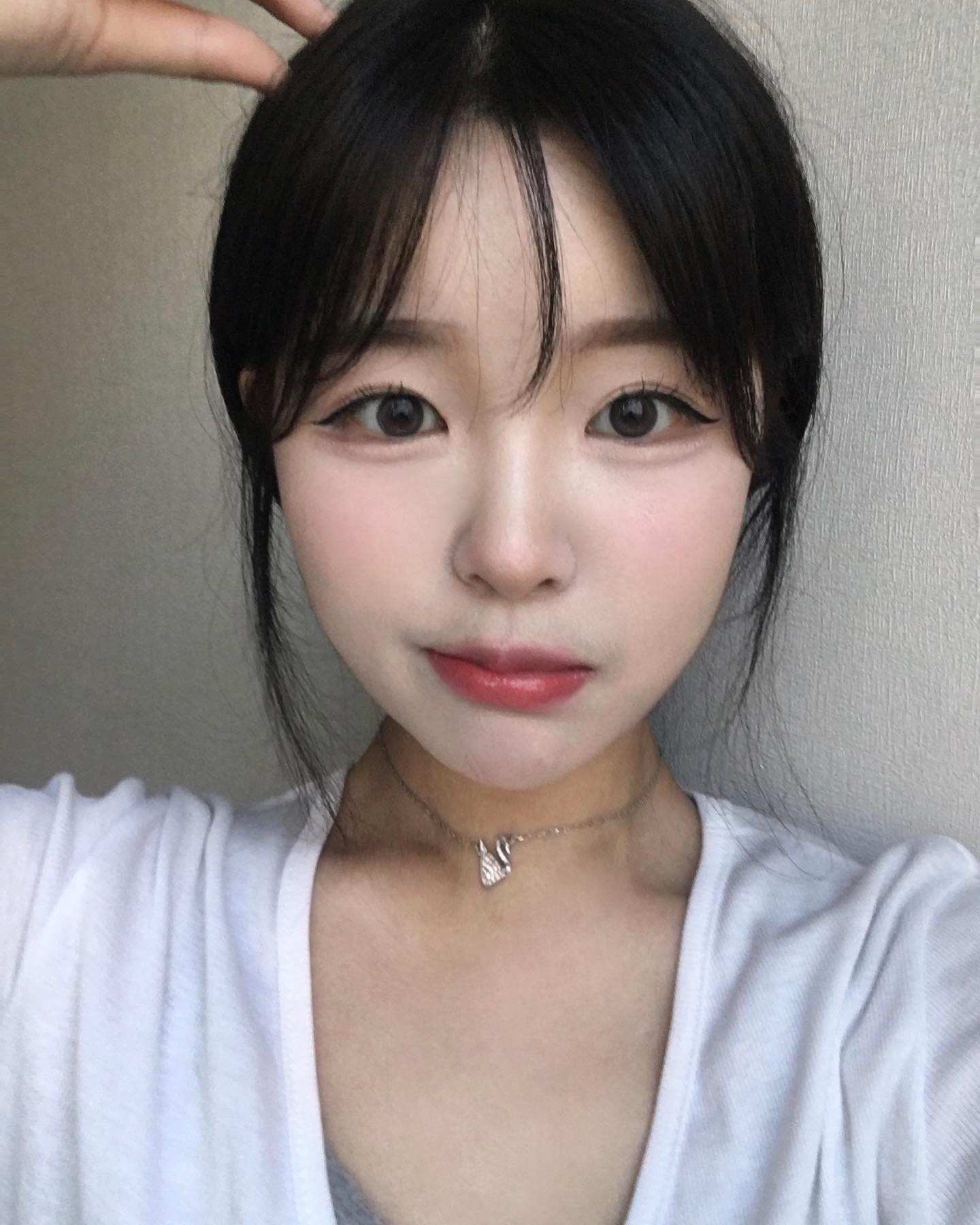 #광고 릴리데이즈 원데이 존버 성공 💕➿

햇살렌즈로 유명한 릴리데이즈가 한달용에 이어 원데이도 출시되었다고 해요 
너무 영롱하고 자연스러운 렌즈 👐🏻
⭐️ 저는 #썬그레이 착용했어요 ⭐️
눈 편하고 그레이를 끼고싶은데 튀지않는 데일리로 자주 낄 렌즈 🤔 찾고계시는 분들께 추천드려요 ➰

#츄렌즈
#chuulens #릴리데이즈 #릴리데이즈원데이 # 햇살렌즈 #윙크렌즈#윙크렌즈앱 #WiNC #컬러렌즈 #컬러렌즈추천