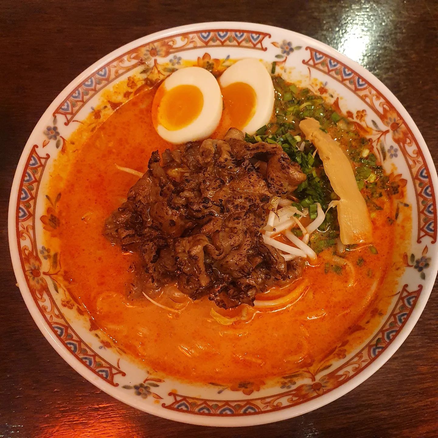 라메ㅔㅔㅔㅔㅔㅔㅔ
가격에 비해서는 맛은😂 
국에서 탄맛나서 당황했다 ㅎㅎ...

#제따라멘 #불따라멘 #부산맛집 #서면맛집