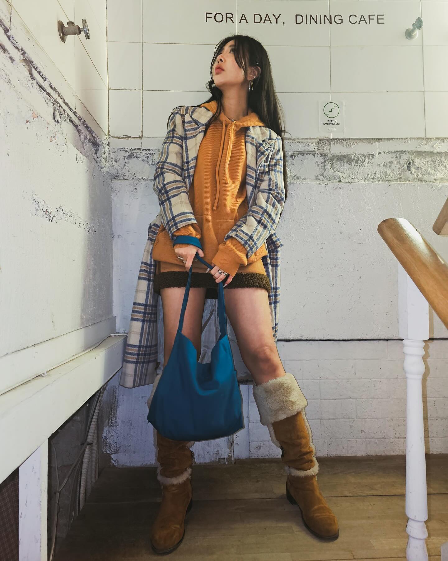 불쫴는 곰 룩 🧸

When I try to compromise between the cold weather and a short skirt 

👜 28mind_ 

#에코백 #마카롱미디움에코백 #가을여자코디 #brownoutfit #outfitinspiration #오뭐입 #rotate #수아레 #ootd