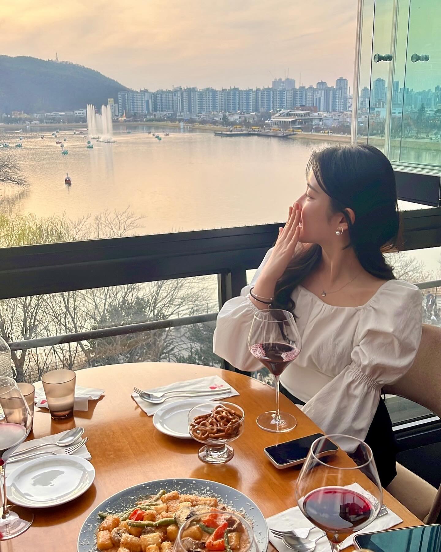 일곱 케이크나 먹은 올해 생일 끝🥳
평생 기억에 남은거 같은 행복을 주셔서 감사합니다💛