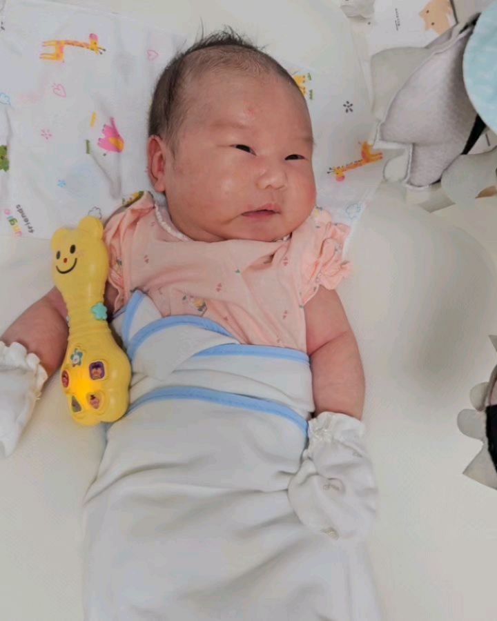 30일 지났으니 신생아 탈출인가
쑥쑥 잘 자라고 있는 둘찌공주님♡
태열만 좀 내려가라~제발!!
#둘찌맘 #신생아졸업🎓 #태열아없어져라 
#쑥쑥자라라 #예쁘게자라다오 #건강하게자라렴 
#엄마의사랑_엄마의자랑♥️