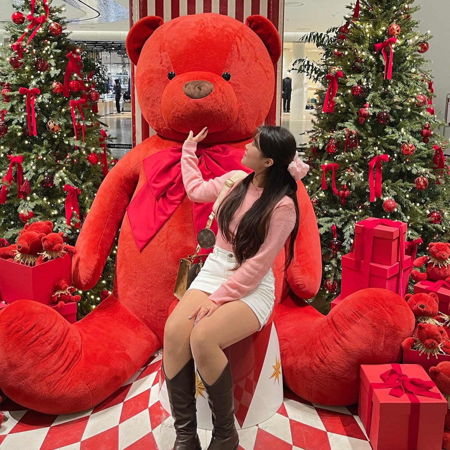 방에 침대 빼고 대왕곰돌이를 ...... 안되나 🧸❤️