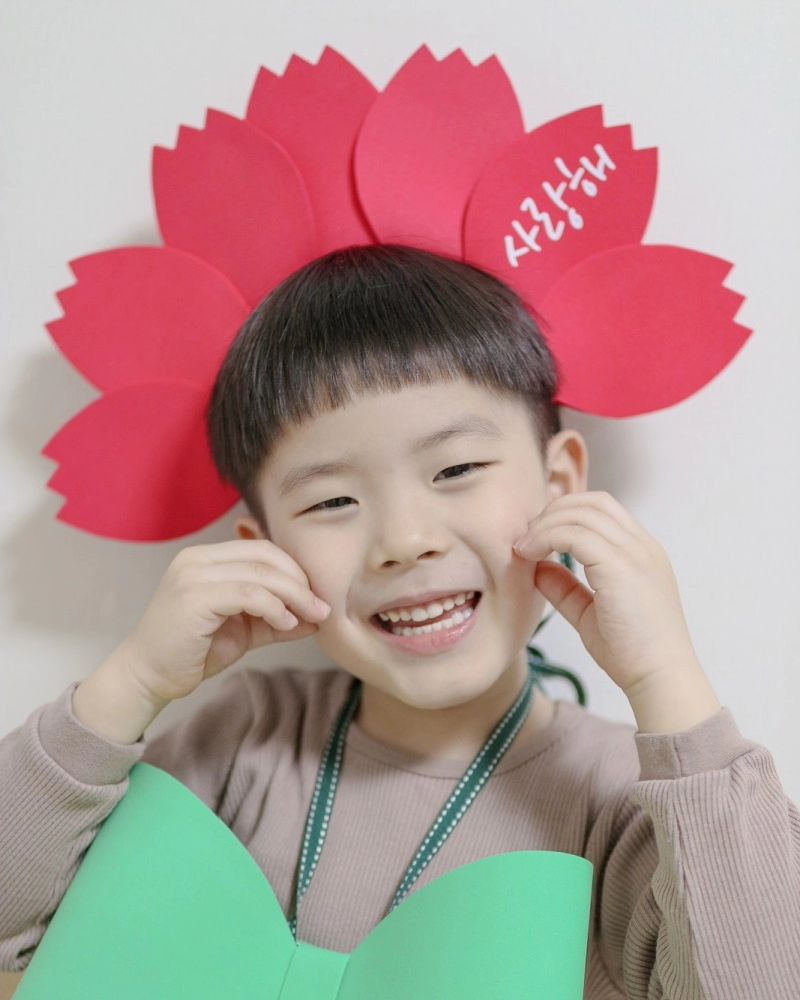 #협찬 ⠀

⠀⠀

⠀
카네이션대박 🎀
어버이날 스승의날 따로 꽃 준비할 필요 있나요~
꽃 대신 제가 왔어요 ❤❤❤⠀

⠀
⠀

⠀
#하임 #하임벌룬 #인간화환 #카네이션 #카네이션머리띠 #카네이션화환 #아기화환 #아기카네이션 #카네이션아기 #카네이션꽃 #카네이션추천 #어버이날 #스승의날