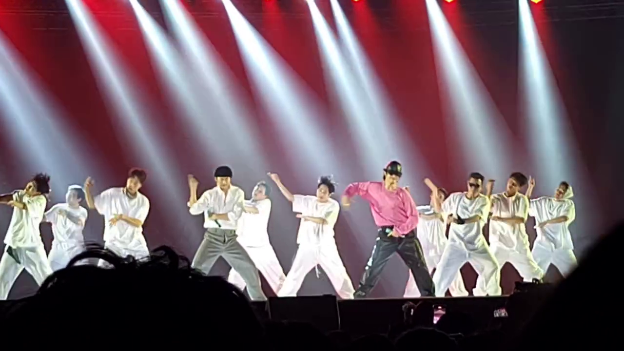.
#지오디콘서트 
#godmasterpiece 
#대토콘🩵 
#대구토요일콘서트
#셀프크리스마스선물
#fan_god💙 
#윤계상 #손호영 #박준형 #안데니 #김태우
.
.
올해 유독 자주 본 느낌😆
9월에 인천에서 #KBS대기획
10월에 서울에서 #약속된플레이페스티벌
11월에 서울에서 #2박3일 #콘서트
12월에 대구에서 #크리스마스콘서트 🩵
이렇게 2023년도 지나가브렀네🙃🙃🙃
.
.
.
이제 콘서트는 내년을 기약해야겠쥐😄😄
행복했다 팬지로써의 2023년😜😜😜😜
