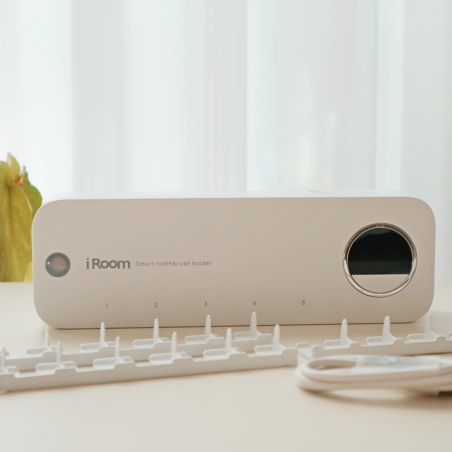 i Room Smart toothbrush holder

아이룸 칫솔살균기로
5대 욕실 유해균 완전 박멸중 !!!!! 🪥🦠

☑️ 전원 버튼 누르면 3분 uv살균 및 건조
☑️ 하루 4번 자동 uv살균 (6시/7시/21시/22시)
☑️ 깔끔한 디자인과 콤팩트한 사이즈
☑️ 완충시 최대 30일 무선 사용 가능
☑️ 면도기 호환 가능한 거치대 제공

#협찬 #칫솔살균기 #칫솔꽂이 #칫솔걸이 #칫솔살균기추천 #UV칫솔살균기 #무선칫솔살균기 #칫솔거치대 #아이룸칫솔살균기