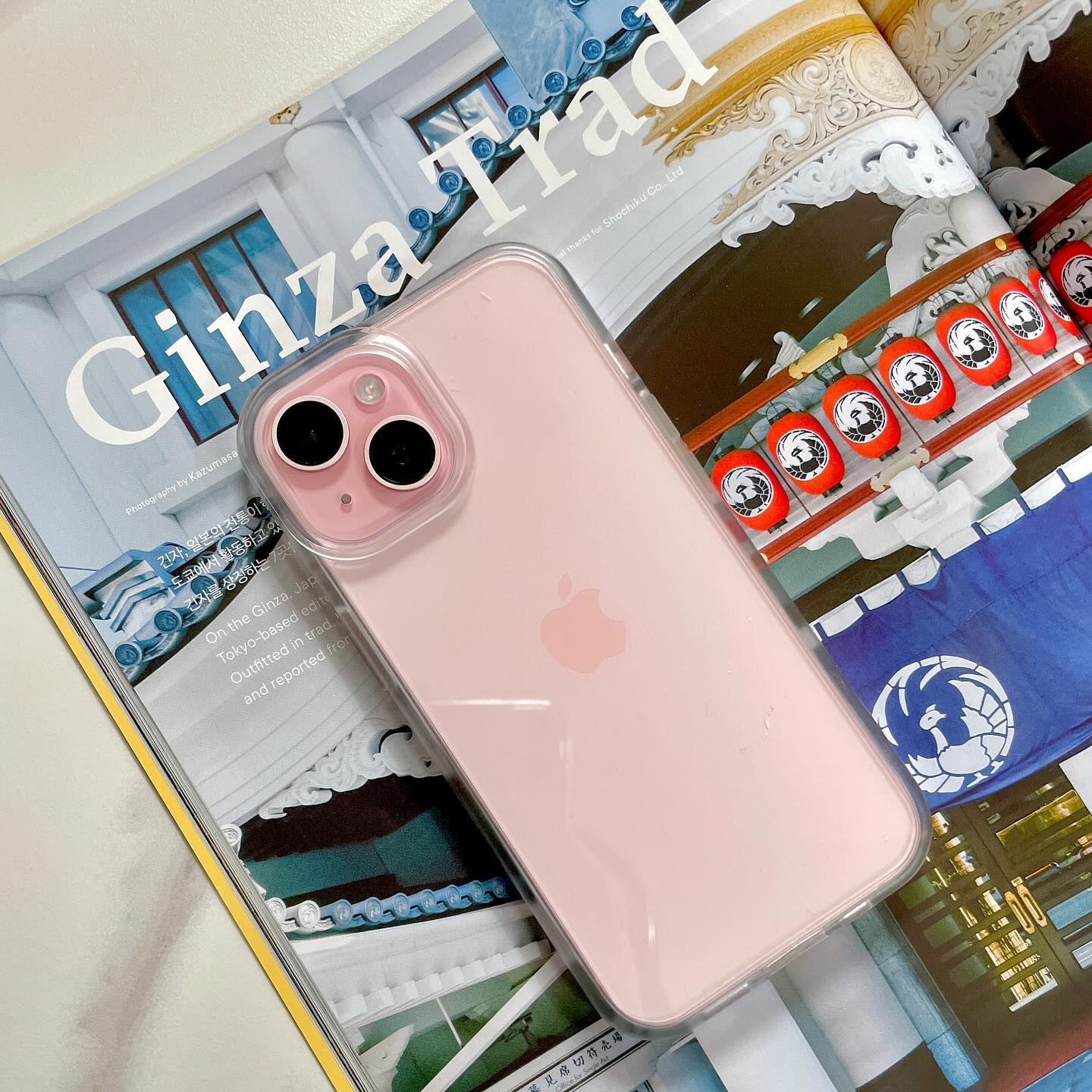 #광고 
🍎아이폰15 구매 후 드.디.어. 인생 폰케이스 발견✨

otterboxasia crean_official #수입폰케이스 

갓 출시된 아이폰15는 케이스가 많이 없어서 고민이 많았는데
우연히 오터박스의 클리어 케이스를 만나보게 되었어요,
바로 착용하고 사용해보니 너무 맘에 든 케이스여서
지금 이 순간에도 이 케이스로만 착용하고 있답니다💛

📢 일반 클리어 케이스와는 다른 울트라 슬림 디자인(최적의 두께로 설계, 퍼펙트한 그립감)으로 안정감과 고퀄리티를 자랑한답니다.

📢 도톰한 아이폰15의 카메라 렌즈를 보호해주는 오터박스의 케이스는 단차를 이용한 인체공학적 디자인으로 카메라와 화면을 완벽하게 보호해주는 케이스랍니다.

📢 DROP+테스트 26번의 충격 및 스크래치 실험도 통과한 부드러운 그립감의 후면 하드 케이스로 완벽한 버튼 감도를 위한 디테일한 설계로 편리하고 안정적으로 사용하기 좋아요👀

🌱환경 보호를 위해 오직 종이만을 사용한 친환경 포장까지 믿음직✨

📍 품질보증 3년(오터박스 공식 수입원 ㈜크레앙 으로부터 구매한 제품은 구매일로부터 3년 품질 보증을 제공합니다.)

#아이폰15케이스 #아이폰케이스 #가벼운케이스 #튼튼한케이스 #얇은케이스 #투명케이스 #클리어케이스 #오터박스 #리액트 #크레앙