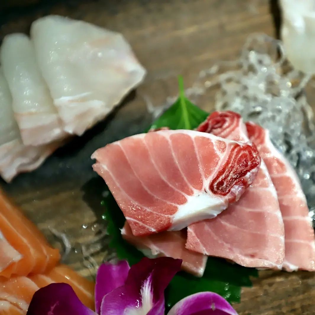 #광고
홍대에 입소문나있는 스시맛집
일식쉐프 손맛이 아주 예술이야 
가성비 최고라서 재료가 어마어마해
초밥 네타 두꺼워서 식감도 쫀득쫀득
회가 신선해서 저녁회코스부터 
회덮밥까지 뭘 선택해도 상타치라구 
.
#가메스시 #홍대가메스시 #일식맛집 #숙성회맛집 #홍대맛집 #홍대입구맛집 #연남동맛집 #홍대초밥 #신촌맛집 #스시맛집 #초밥맛집 #저녁메뉴 #회덮밥 #초밥 #스시