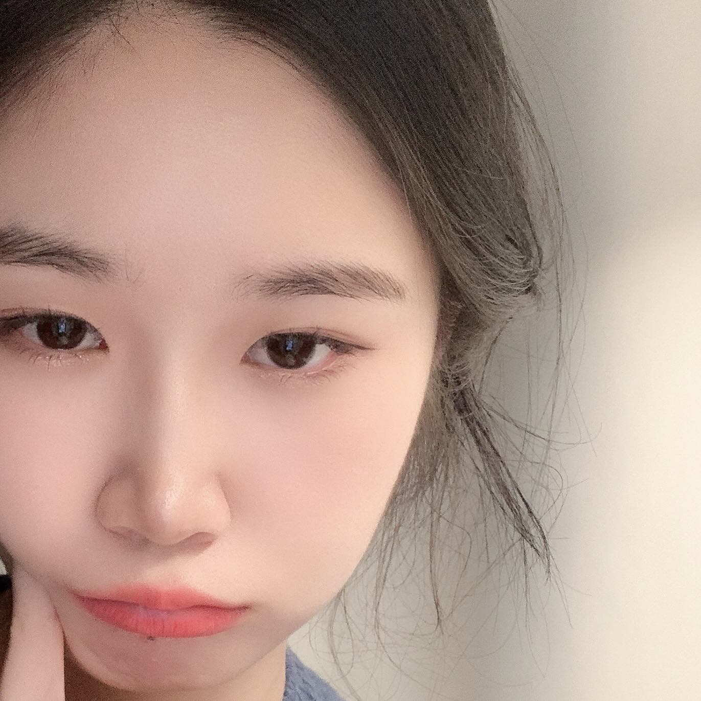 거울 셀카 잘 찍는 방법 (오른쪽)