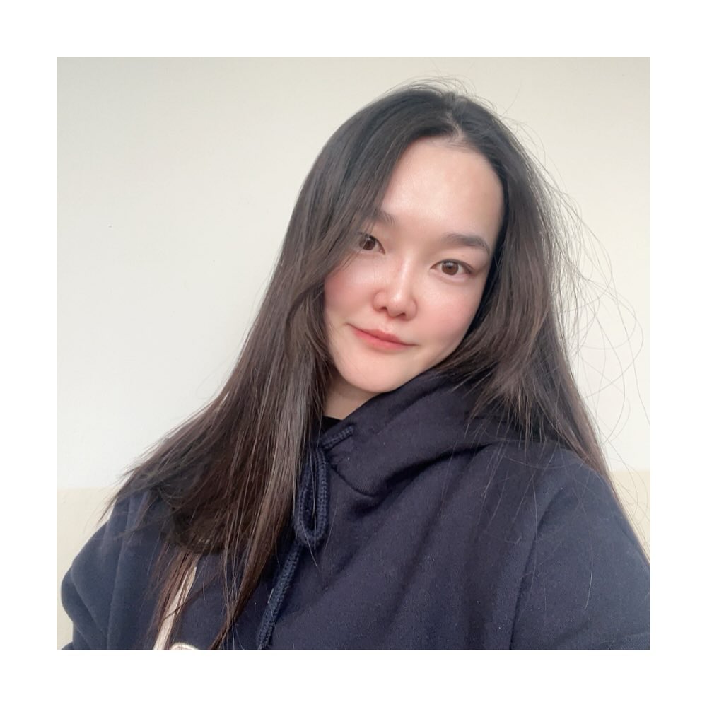 _

드디어 이사했어요!!

나고 자란 지역을 해외살이 4년 빼고
처음이에요 😂😂

포장이사여도 정리가 산더미이며,
소원이보랴 정리하랴

사부작사부작 열심히
정리중이에요 ㅎㅎㅎ!!

오늘은 청년사업지원 신청해놓은
면접 보러가요!!

너무 떨리네요 😛

잘 보고 오도록 응원해주세요오🙌🏻

🤍🩵