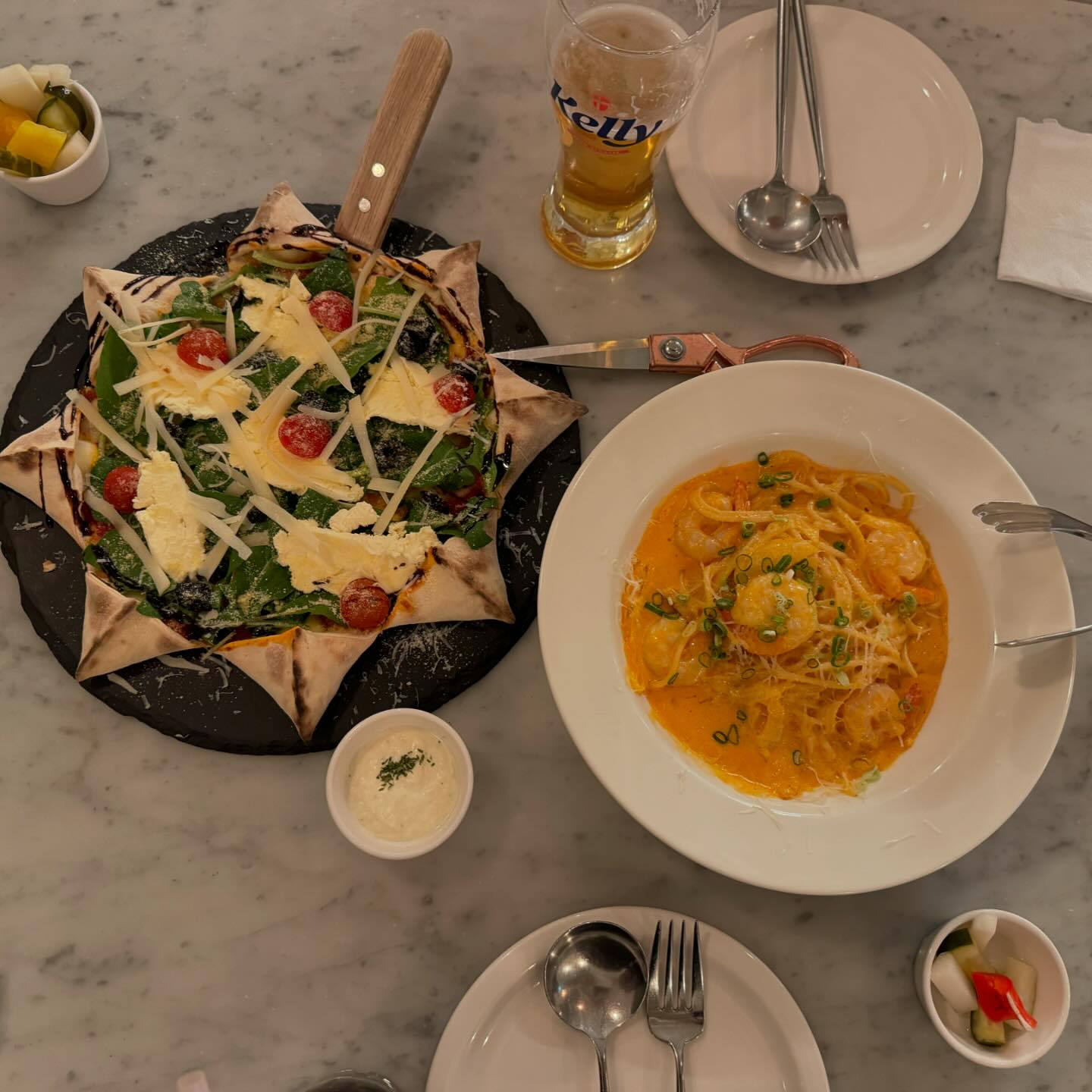 피자랑 파스타가 정말 맛있었던 #이태리동수원역점
같이 일하던 친한 동생의 퇴사기념으로 갔던 곳
매장 진짜 넓고 분위기 너무 좋아서 데이트코스로도 딱임
식사 후에는 무료로 인생네컷도 찍을수 있어서 너무좋음!❣️

🏠주소: 경기 수원시 팔달구 향교로 27-1 리오 빌딩 지하 1층
(1호선, 수인 분당선 수원역 8번 출구에서 315m)
수원역 7번 출구로 나와 로데오거리 안쪽으로
직진하시면 엔제리너스커피 바로 옆에 위치
🚘주차안내: 주차불가 (근처 공영주차장 이용)
📞전화번호: 0507-1381-2117
🕰️영업시간: 매일 11:30 - 22:00 / 21:00 라스트 오더
❣️ 단체 이용 가능, 예약, 무선 인터넷, 남/녀 화장실 구분, 포장, 배달, 유아의자

#먹스타그램#수원맛집#수원역맛집#파스타맛집#피자맛집#인테리어예쁜식당#데이트하기좋은식당#내돈내산#일상#소통#선팔환영#맞팔환영#먹팔환영