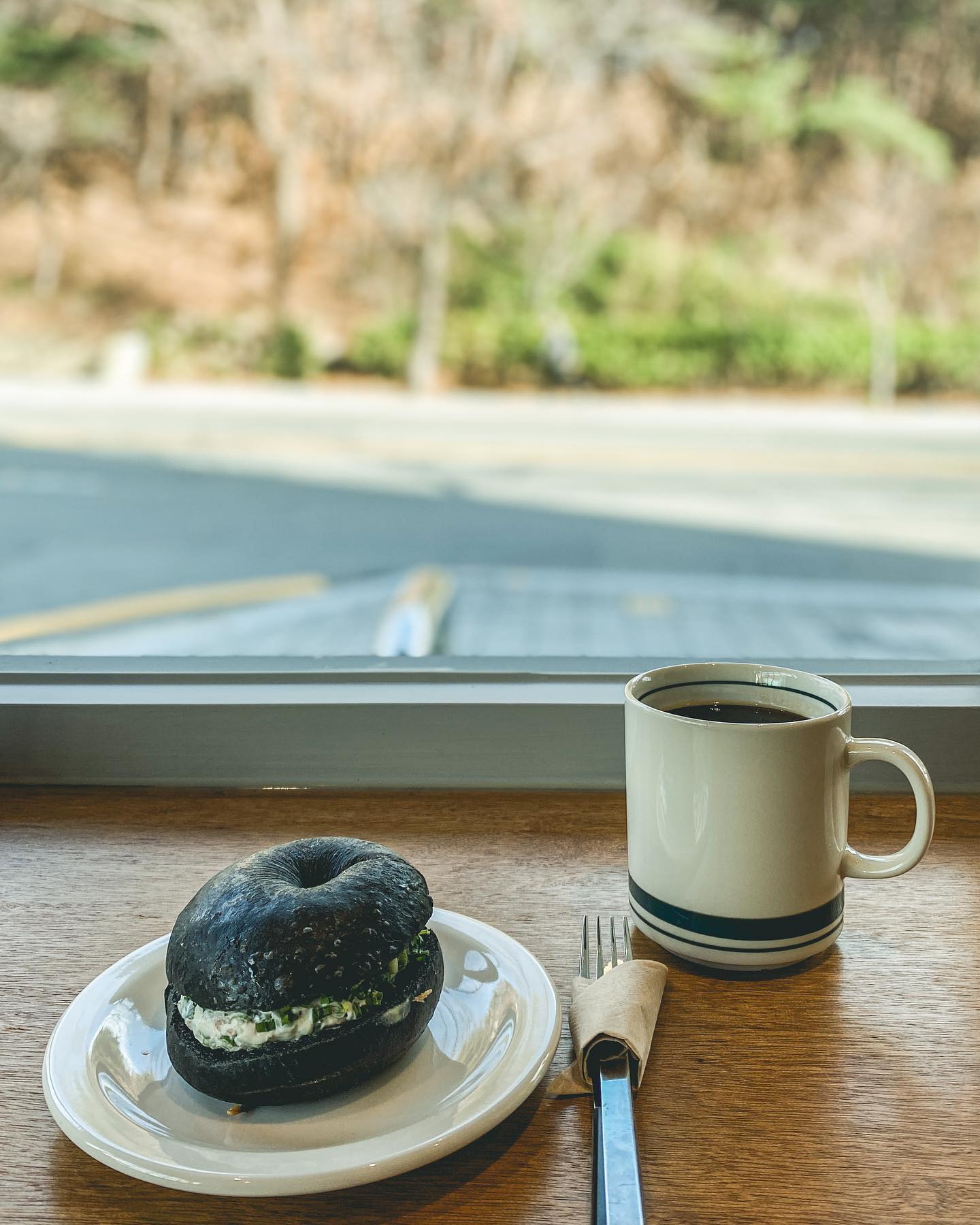 _
집중하기 좋은 ☕️
.
.
.
#포항 #하이그레그 #카페 #포항맛집 #포항카페 #주말 #점심 #핫플 #핫플레이스 #포항핫플 #포항맛집 #igers #일상 #좋반테러 #맞좋아요 #맞좋튀 #좋아요 #좋아요반사 #좋반테러반사 #daily #떠나요 #카메라 #아이폰 #애플 #아이폰11프로  #사진작가 #photographer 📷📸