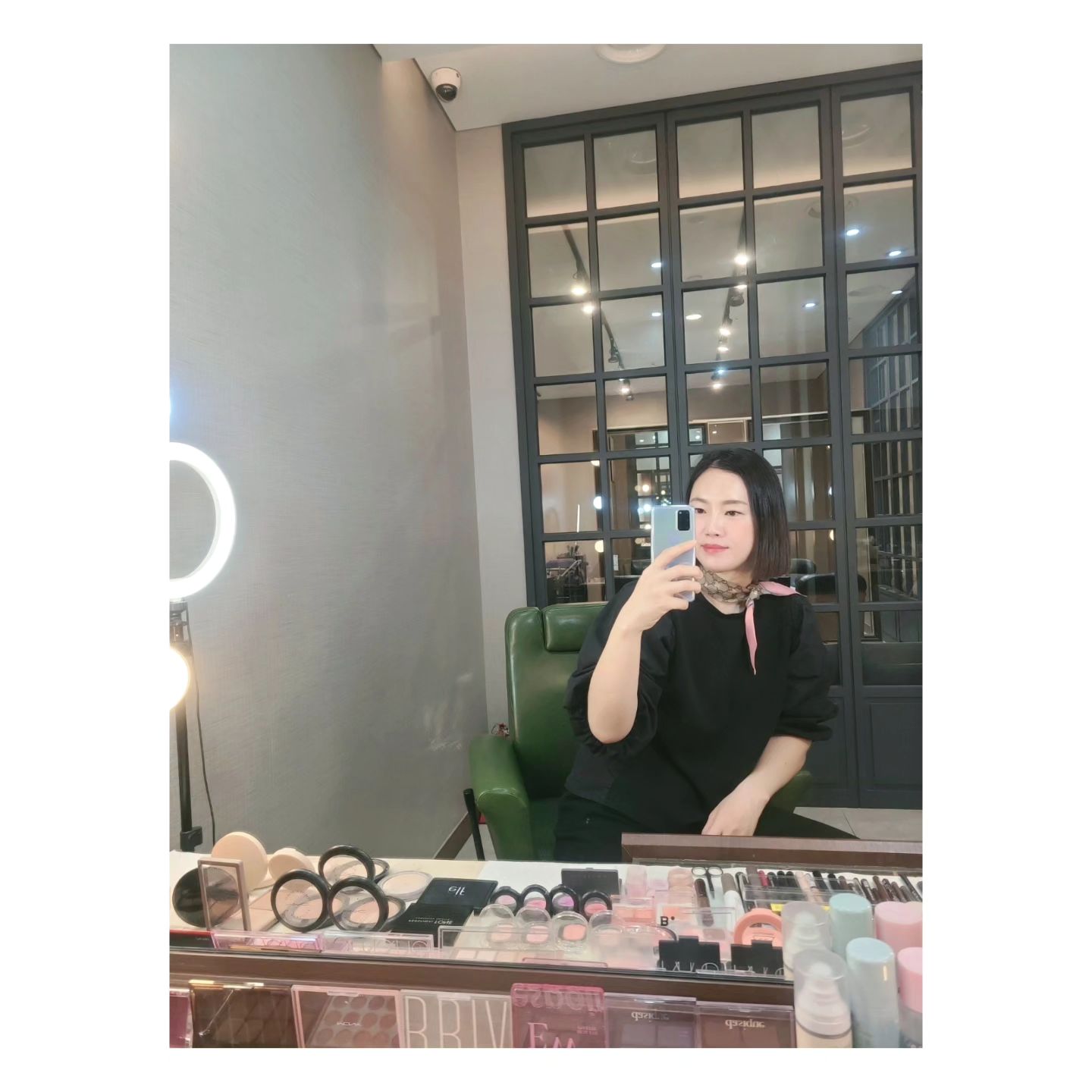 😄 어여~오세용~ㅜㅜ

40분 늦으시는 촬영 신랑~신부님~
저희는 준비 다 되었는데요^^

기다리는동안 셀카샷 ㅋㅋㅋ

3월 시작이다

오늘 결혼하시는 신랑신부님들 🤵👰‍♀️ 축하드려요~

#메이크업우쌤 
#딜레이
#3월시즌
#시작
#웨딩메이크업 
#웨딩시즌
#메이크업실
#셀카