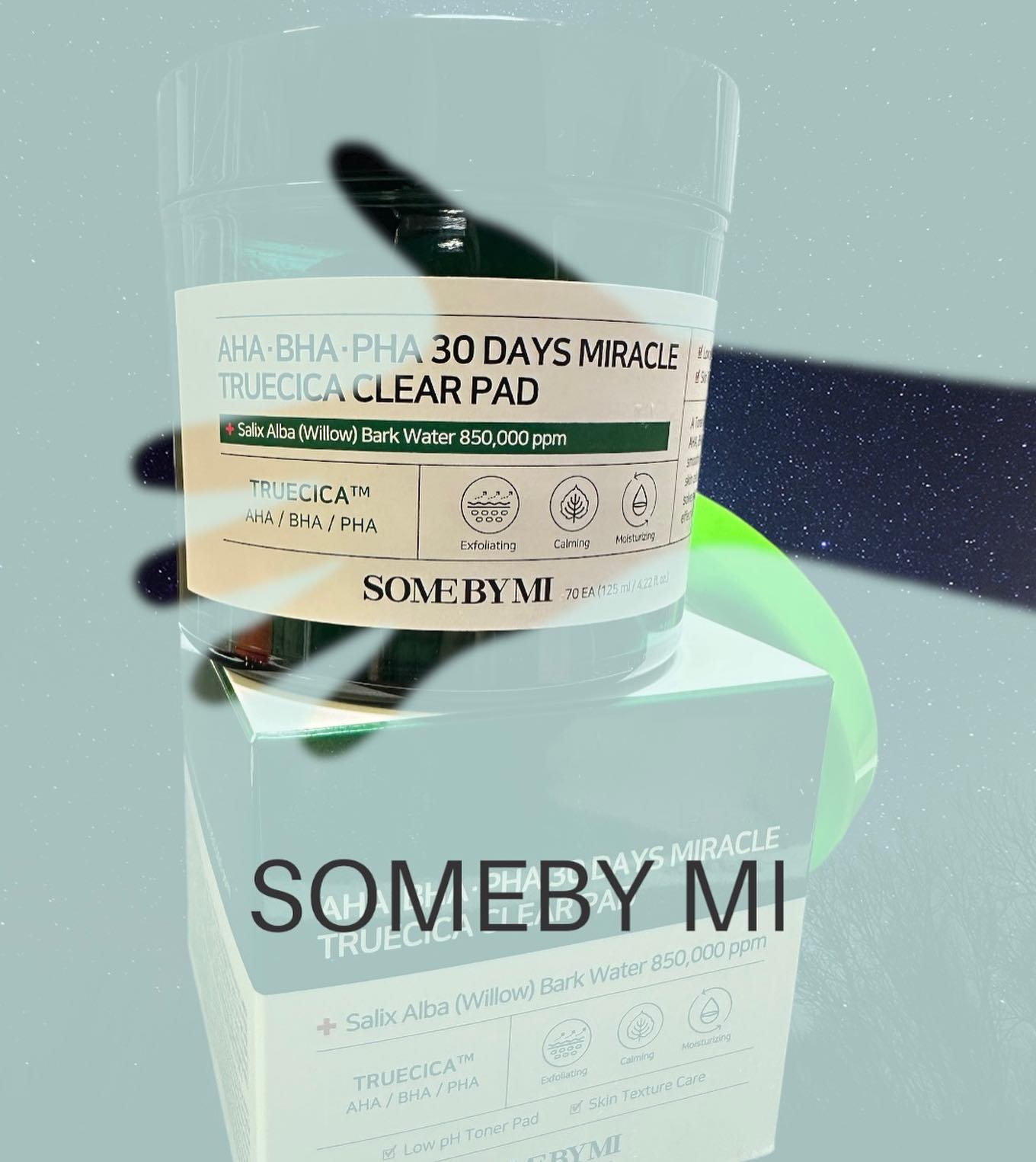 #광고 아하 바하 파하 트루시카 클리어패드
하하하 성분 어디서 들어봤을텐데😎 somebymi 
피부에 좋은 성분들입니당 “썸바이미”🌳

👩🏻얼굴을 패드로 닦기도 하고 패드를 얼굴에 올려두고
조금 시간이 지나서 뗐는데 약간의 사~한 시원느낌과 
피지있을때 얼굴이 번들 거리는 느낌이 줄어든 사용1,2일차
며칠 계속 쓰면 수부지 피부 관리 되려나요😆😆

✅피부결정돈, 각질케어
한 장으로 간편하게 각질, 피지 케어 해주는 데일리 패드

.

#15그램 #15그램뷰티 #15그래머 #somebymi #miraclepad #tonerpad #oilcontrol #썸바이미 #미라클패드 #토너패드 #각질케어 #트러블케어 #진정패드 #시카패드 #클리어패드 #썸바이미패드