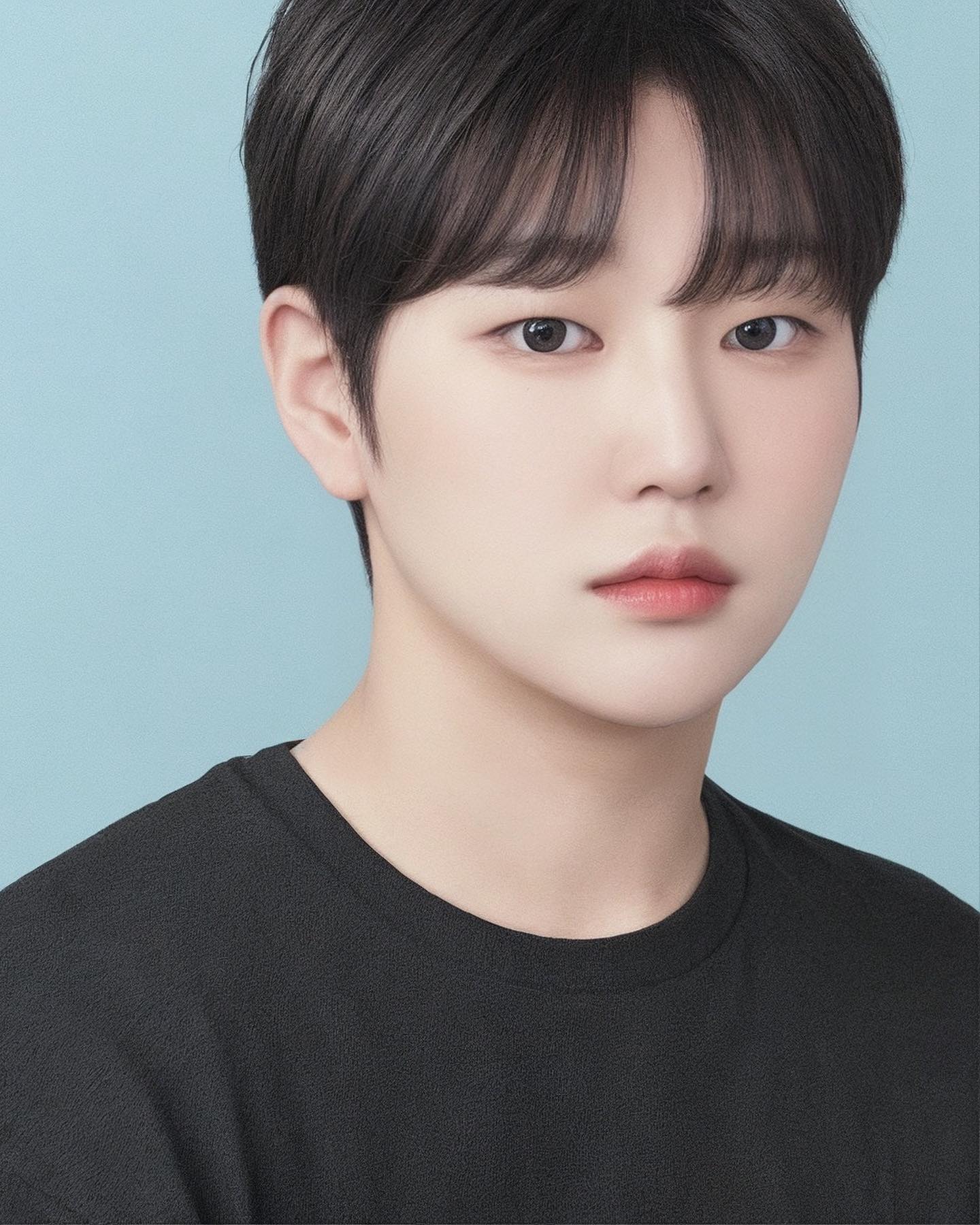 남자버전도 있길래
스리슬쩍。。
#스노우ai #남자버전 

근데 나쁘지않을지도?
맨마지막은 남자가 아닌거같습니다..?
