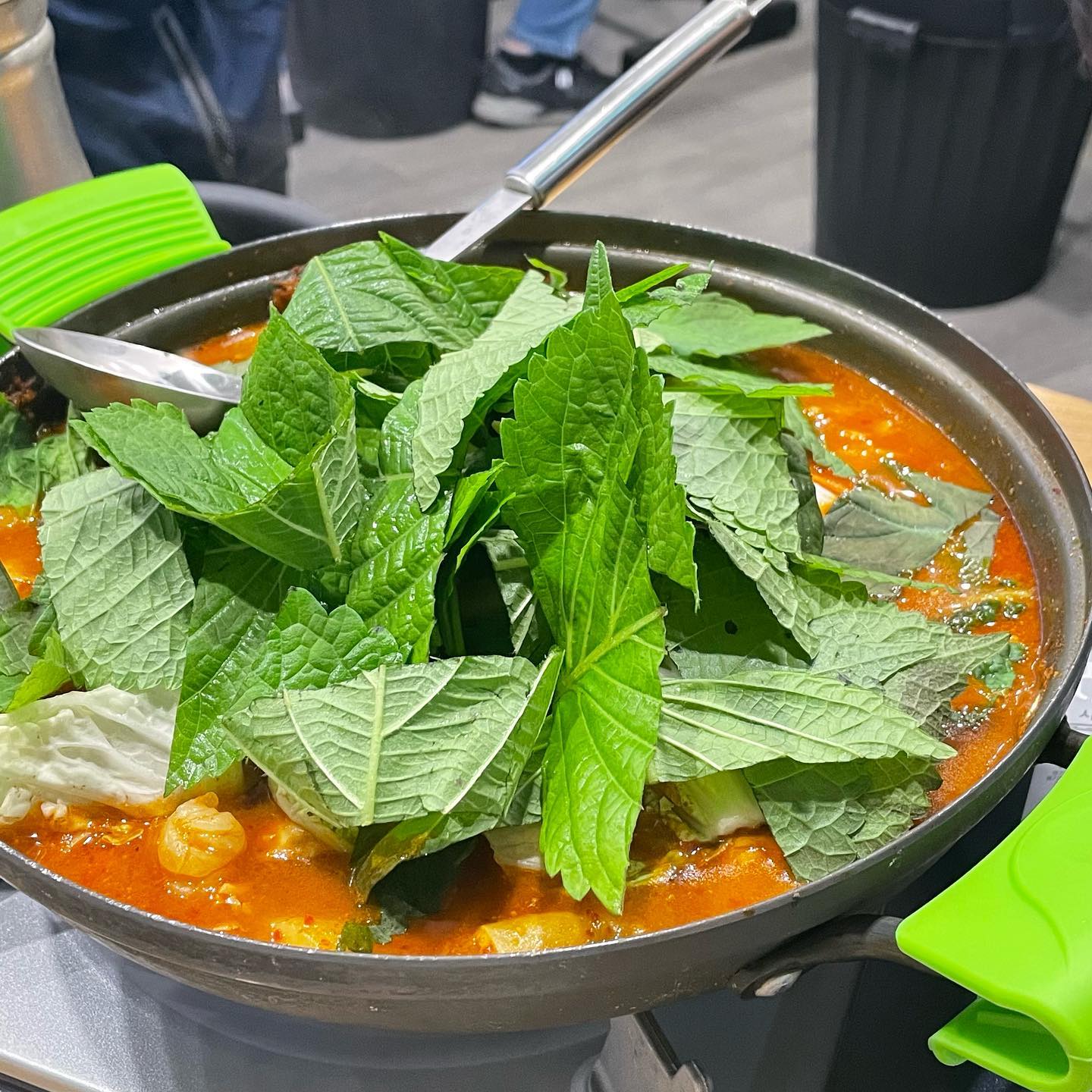 #검단신도시맛집 #검단신도시술집 #검단신도시닭도리탕 #곱도리탕 #우도리탕 #승도리네 #송도리네곱도리탕

사장님 완전 친절👍
맛도 좋구 친절하고 가격도 합리적!!
사람많은덴 이유가 있는듯~
배달도 자주 들어오는게 진작 올껄ㅠ

불금태우러 이번주 또 방문 예정ㅋㅋ
집앞이니까 앞으로 자주 와야지!!
☺️☺️☺️☺️☺️

#맛집 #맛집투어 #검단맛집 #검단배달