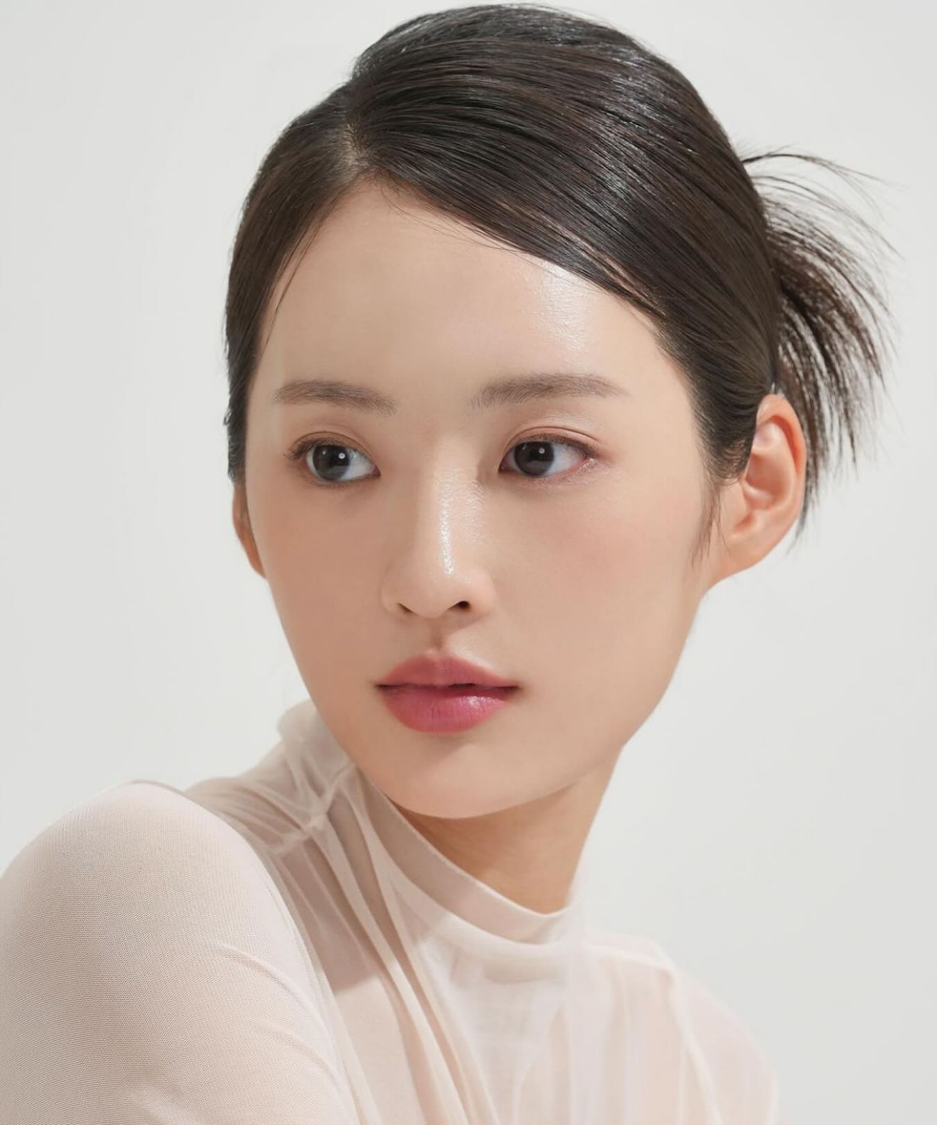 hair & makeup for yadah.official 

#프리랜서#헤메#출장헤메#가시번#잔머리#앞머리#깻잎머리