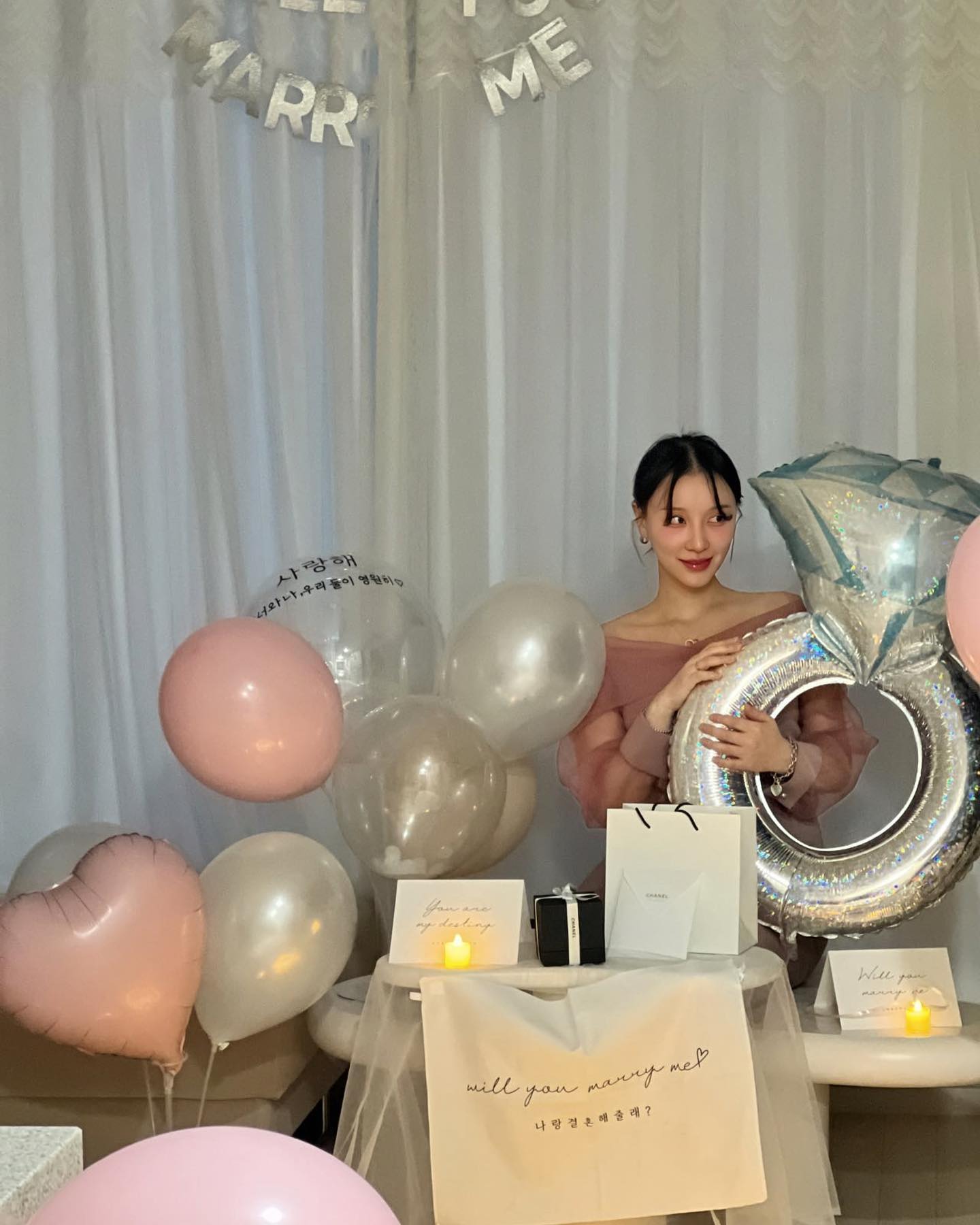 💍☺️❣️
-
-
-
-
-
-
-
-
간장게장이랑 갈비랑 밥 묵어야지 뉸누난나나 🎶
이러면서 왔는데 ㅋ ㅋ ㅋ ㅋ ㅋ ㅋ ㅋ ㅋ  ㅋ ㅋ ㅋ
연휴라 차가 안막혀서 예랑이 생각보다 
내가 많이 일찍 도착하는 바람에 까꿍으로 날 맞이 해준 너❣️ 

땀에 흠뻑 젖어서 해맑게 웃으며 까꿍해주는데 
읭?🥹머야 싶다가 빵터져서 둘이 한참을 웃어버렸네 
너랑 #유부월드입성 #재밌을꺼같아왕창