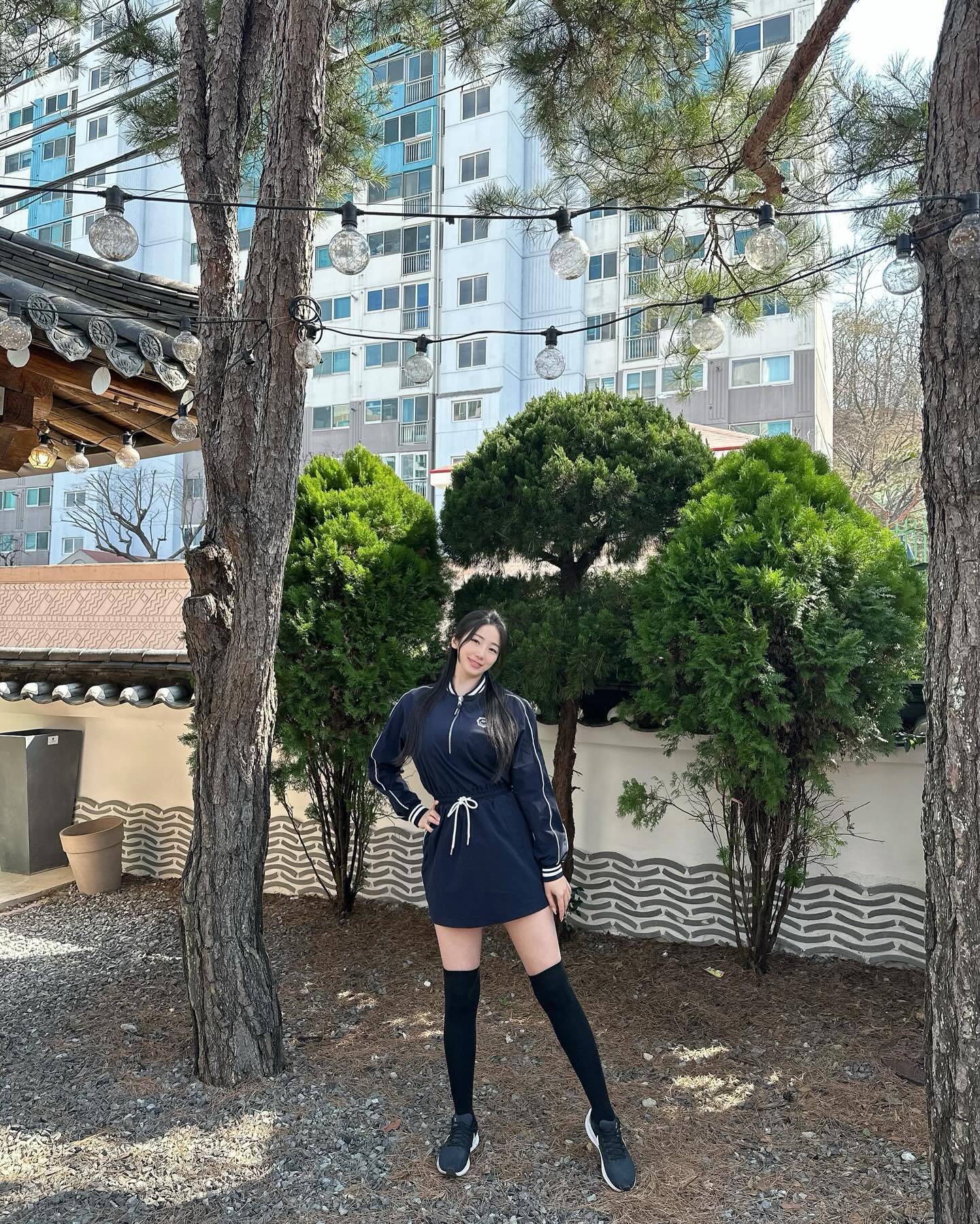 ⠀
필드와 일상에 경계없는 캐주얼 골프웨어 브랜드⛳️
⠀
꽃을 형상화한 시즈널 로고 아트웍과 함께
봄 신상 몽버디와 함께해요! mon_birdie_golf 🏌🏻‍♀️
⠀
#몽버디골프 #몽버디 #여성골프웨어 #골프웨어추천
#monbirdie #golfwear #골프웨어 #라운딩코디