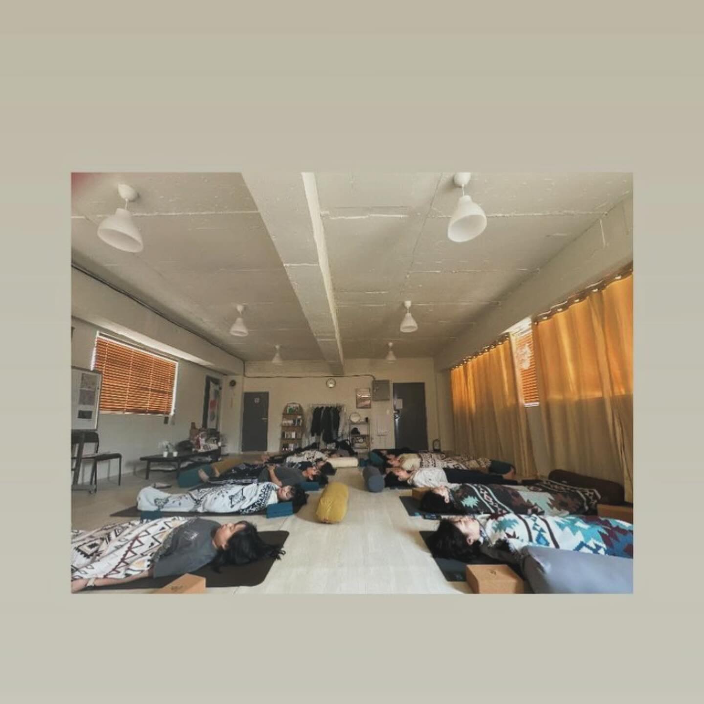 쉬는(?) 날 사랑하는 #인요가 🍓🌸