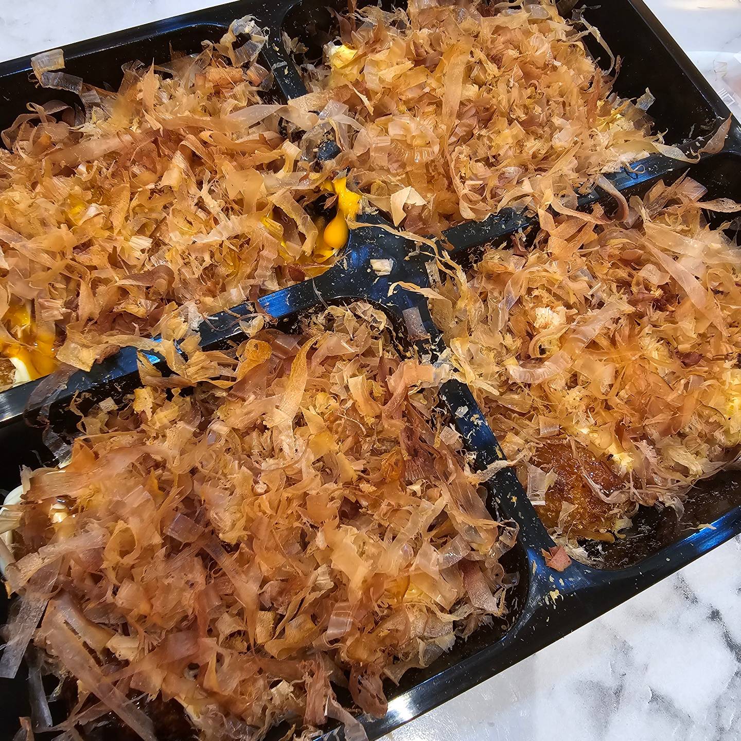 쫀맛탱 타코야끼 맛집 발견
야탑에서 이곳을 모르면 간첩
타맥하기에도 넘 좋은 이곳
베스트박스는
네가지 맛도리만 엄선되어 있어서
각기 다른 매력을 뿜뿜
다양하게 즐길 수 있어서 더욱 좋음
여사장님 넘나 친절하시고~
오늘 저녁은 타코야끼에 맥주 한잔 어떠세요?!

#타코비야탑점#야탑역타코야끼#야탑동타코야끼#야탑역분식#야탑역맛집#야탑동분식#야탑동맛집#협찬