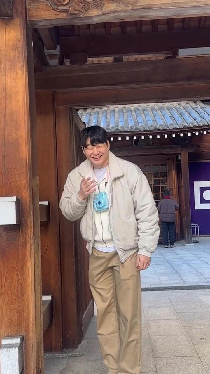 내 사진 포즈 따라하는 울봄식이 예뻐❤️
마지막엔 힘들었구나 🤣