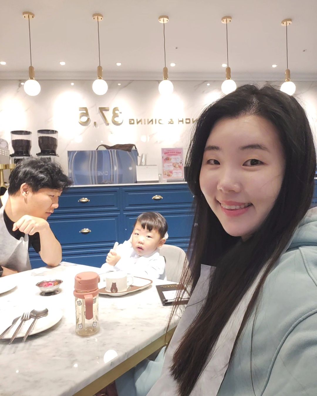 저녁은 외식하는 삶ㅋㅋㅋㅋ (매일외식 미아누ㅜㅜㅜ)
잘먹어줘서 매일 엄마 볼때마다 반가워해줘서 고맙고 사랑해
그리고 오빠도 정말 많이 사랑해요