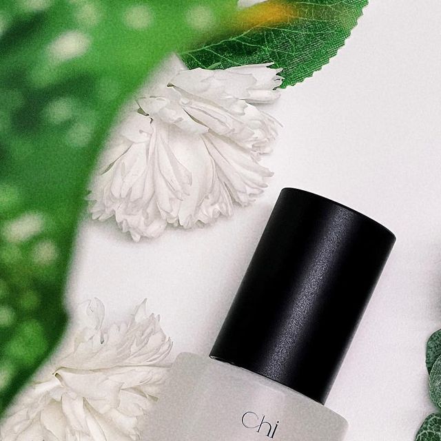 ERRORCLOUD (에러👾&클라우드☁️) on Instagram: "#제품제공 @chi.seoul - 인위적이지 않은 은은한 향💗으로 클라우드☁️의 취향을 저격했던 라이프 프래그런스 브랜드 #취CHI 저의 공간🛋️에 사