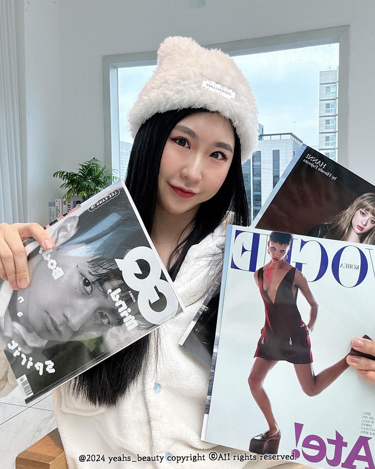 -
#ad #제품제공
wkorea 
allurekorea 
gq_korea 
voguekorea 

#두산매거진 #2월호 

두산매거진에서 보내주신 2월호 잡지 세트입니다!🖤

미용실에서 자주 보던 잡지들,,,🖤

두산매거진에서 2월호 더블유 코리아,
얼루어코리아, 지큐코리아, 보그코리아 
출시했다고 하니 미용실이나 서점에서 보게 되면
꼭 읽어보세요! 

여러가지 2024 최신 패션 트렌드,
뷰티트렌드 소식을 알 수 있으니 
넘나 유용하네요! 

여유있을 때 카페에서 커피 한잔 하면서 
휘뚜루 마뚜루 즐길 수 있으니 너무 좋은 것! 🖤
혼자 카페 갈 때나 호캉스 갈 때
챙겨갈 수 있어서 좋아요! 
.
.
.
#두산매거진 #두산매거진2월호 #2월호잡지 #최신잡지 #최신정보 #매거진 #얼루어코리아 #더블유코리아 #지큐코리아 #보그코리아 #잡지리뷰 #잡지 #잡지화보 #잡지컨셉 #리뷰