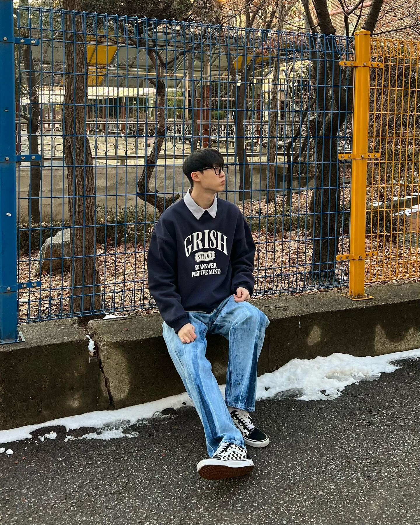#협찬 #grish 
그리쉬 맨투맨 진짜 이쁘잖아...?🤩
<세리프 로고 맨투맨> 백점 맨투맨💯