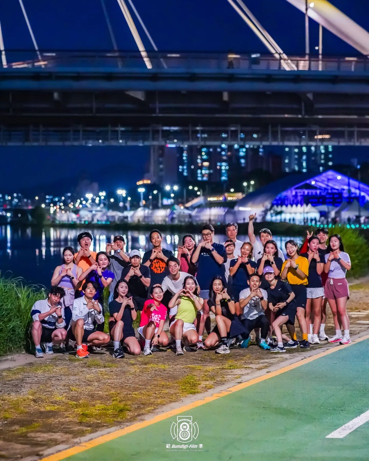 🌹 #장미런
(샤브샤브?)

중랑구 장미축제에서 러닝하기
.

infinite passion, team 8ight
무한에너지 Running Team♾️8ight
team_8ight
#team_8ight #팀에이트

🏃‍♂️ Host 김민성 min.sung_kim 한주연 jus_0
📸 photo 강범준 bumdigi_91 #범디기포토
tiberium #키위포토