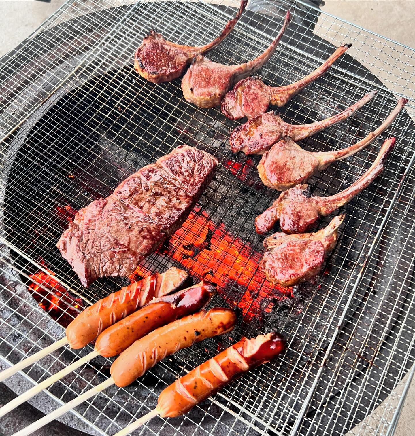 #바베큐 #파티 #😍 

양고기  소고기 장어 생선  미춋따아아아아아ㅏ아

이중 제일 좋아하는거는~?!?!