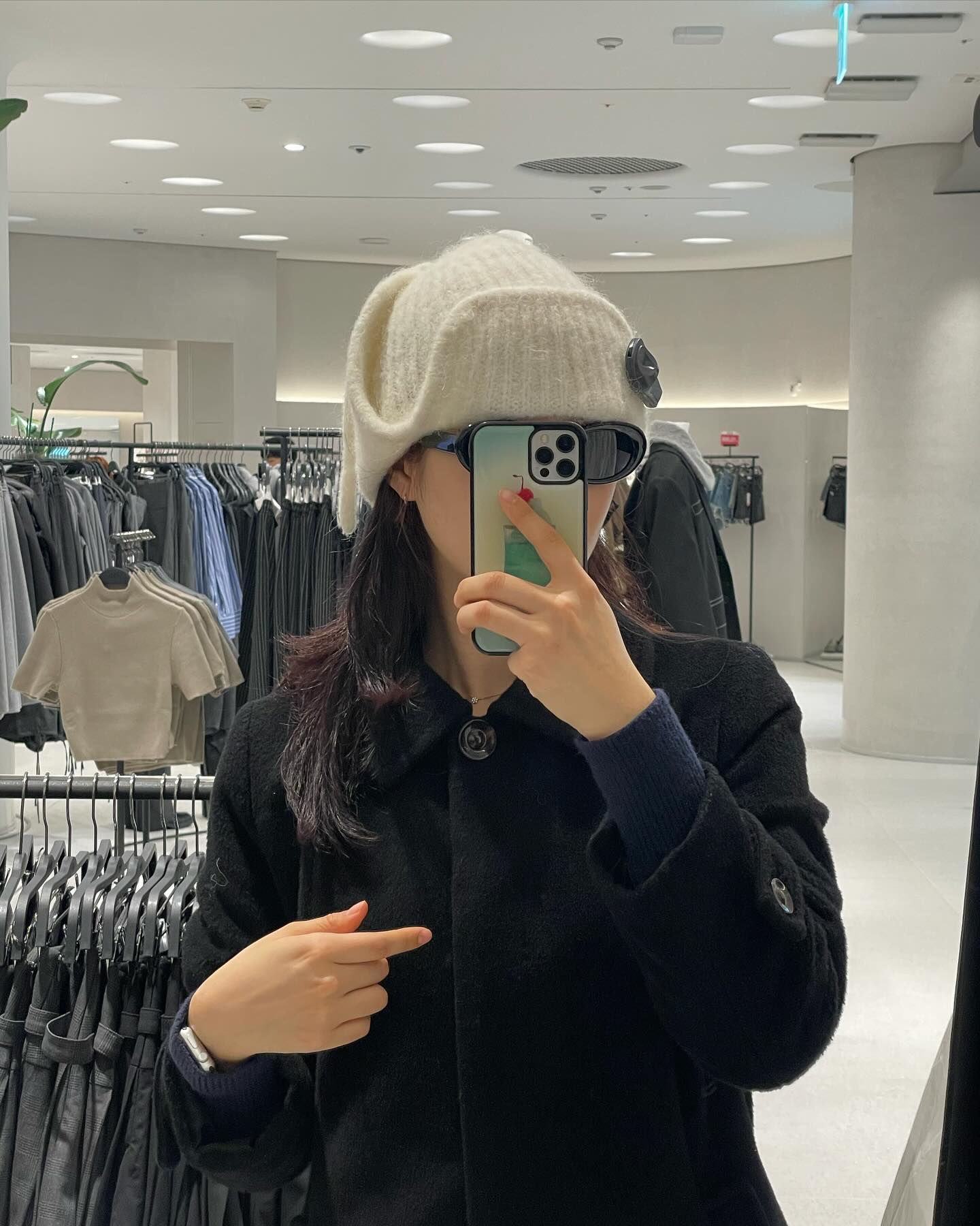 올해 처음가는 더현대✨
.
.
.
.
.
#셀스타그램 #오늘의패션 #패션스타그램 #선팔하면맞팔 #옷스타그램 #맞팔선팔 #맞팔환영#맞팔좋아요 #팔로우 #첫줄반사 #좋아요반사 #좋반 #좋테 #소통 #오오디티 #ootd #followfortollowback #follow4followback 
#likefoefollow #lfl #fff #f4f #TBT #follow4follow #like
#likeforlikes #like4like #ulzzang