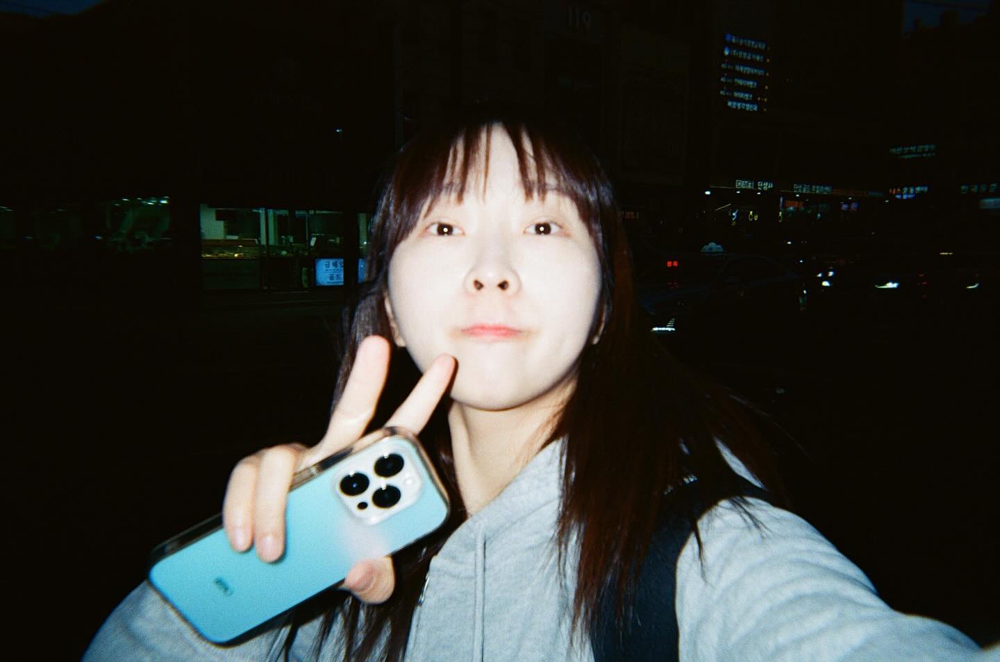 방금 인화한 필카 뜨끈한 필카 사진🎵🎶