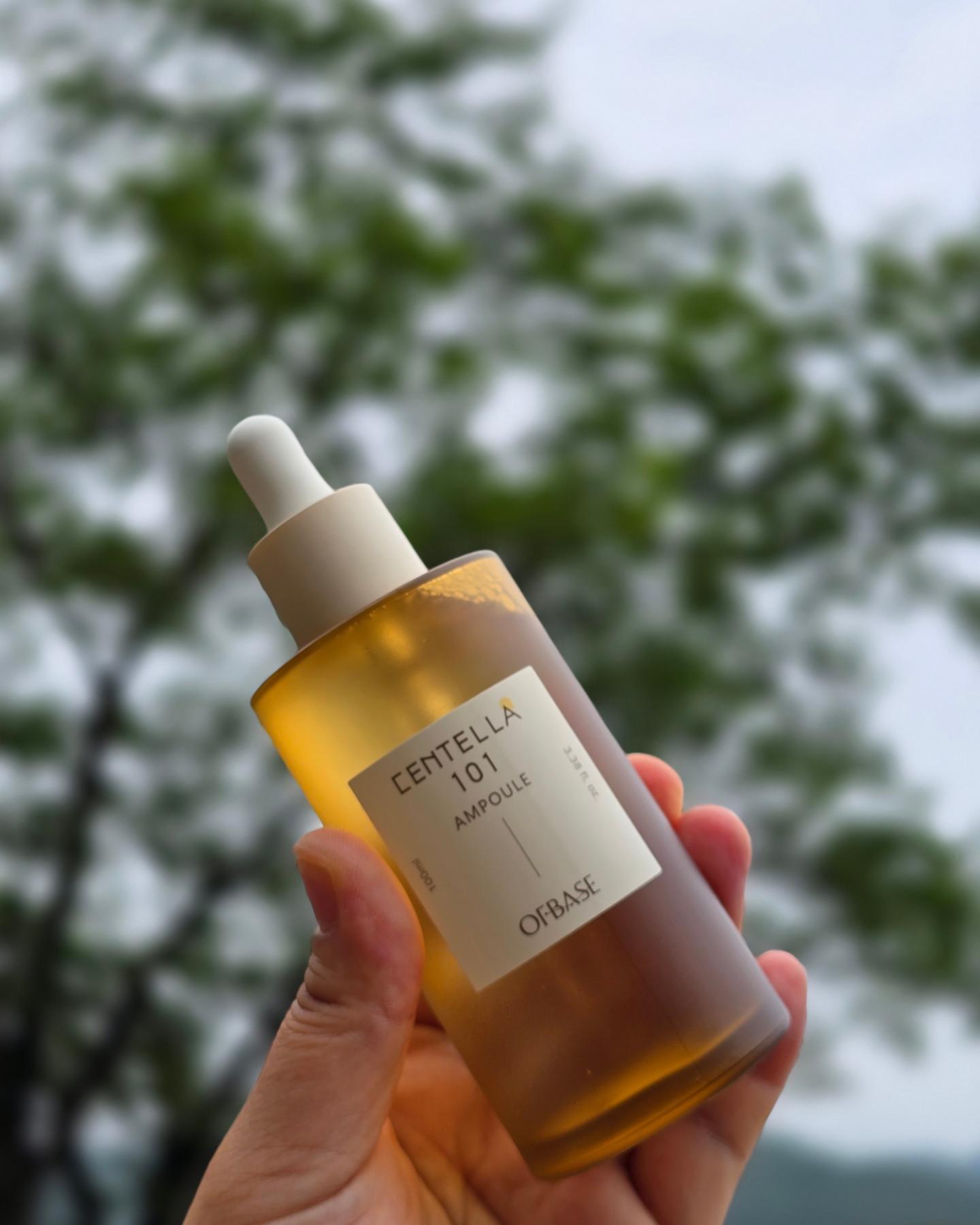 #협찬 #오브베이스 #센텔라앰플 #앰플추천 #수분앰플 #ofbase #기초화장품추천 #오브베이스앰플 #센텔라 #센텔라101 #에센스추천 #진정앰플 #모공앰플 #약산성앰플 #약산성에센스

청정지역에서 재배된 여린잎 병풀 성분으로 더운 여름철 민감 피부를 집중케어 할 수 있는 오브베이스 앰플이에요

전성분 EWG 그린등급을 받은 착한성분이라 누구나 안심하고 사용이 가능하답니다

PH 약산성 포뮬라로 피부 밸런스 케어에도 도움이 되서 좋아요

직접 사용해보니 끈적임 없이 촉촉하게 흡수되는데 얼굴에 수분감도 폭팔해서 마음에 드네요

오브베이스 센텔라 101토너, 크림과 함께 사용하면 더욱더 좋답니다

오브베이스 공식계정을 방문해 보세요 ofbase_official