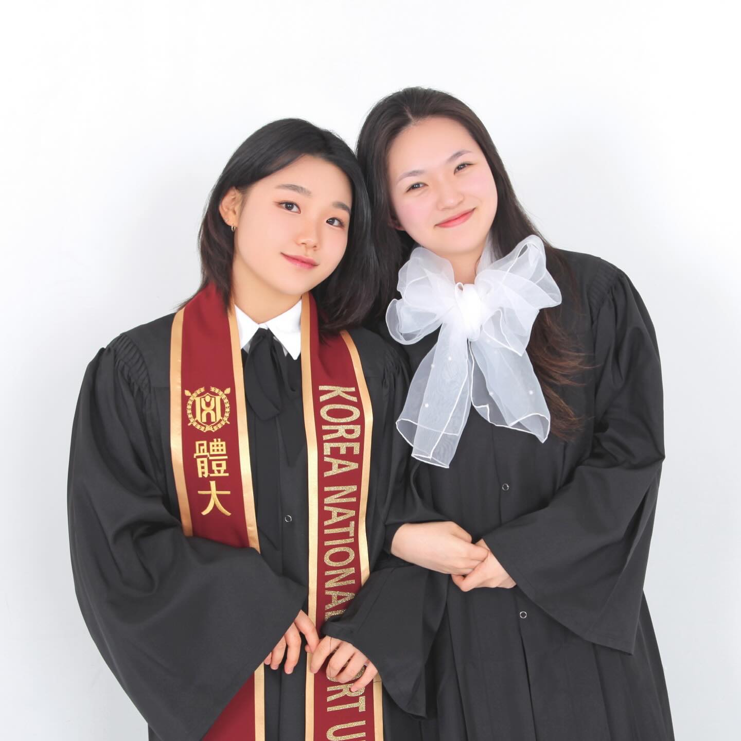 미리 올리는 사연이 많은 졸업사진 🎓😂
+가장 애정 하는 친구랑 우정사진💕
