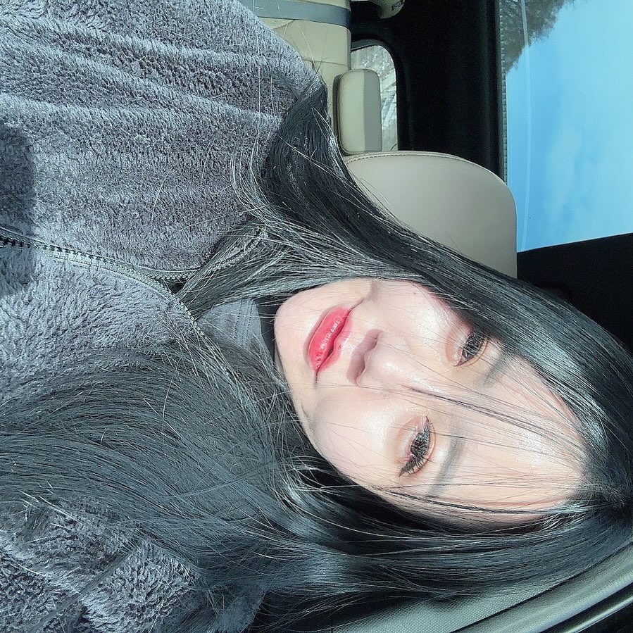 간만에 자른 앞머리로 기분전환 대성공 😍❤️
멜크 🎄💚 다들 한해마무리 잘하셔영 ⸜(♡ ॑ᗜ ॑♡)⸝ 
2024년엔 모두들 행복만 가득하길 🙏🏻❤️
