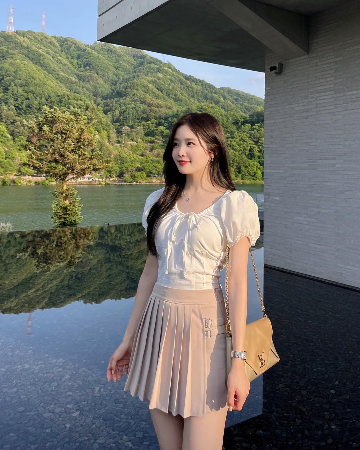 날이 너무 좋아서 계획에 없던 가평까지 드라이브 🌳 이 계절을 아낌없이 즐기고 있는 요즘 💚💚🫶🏻
