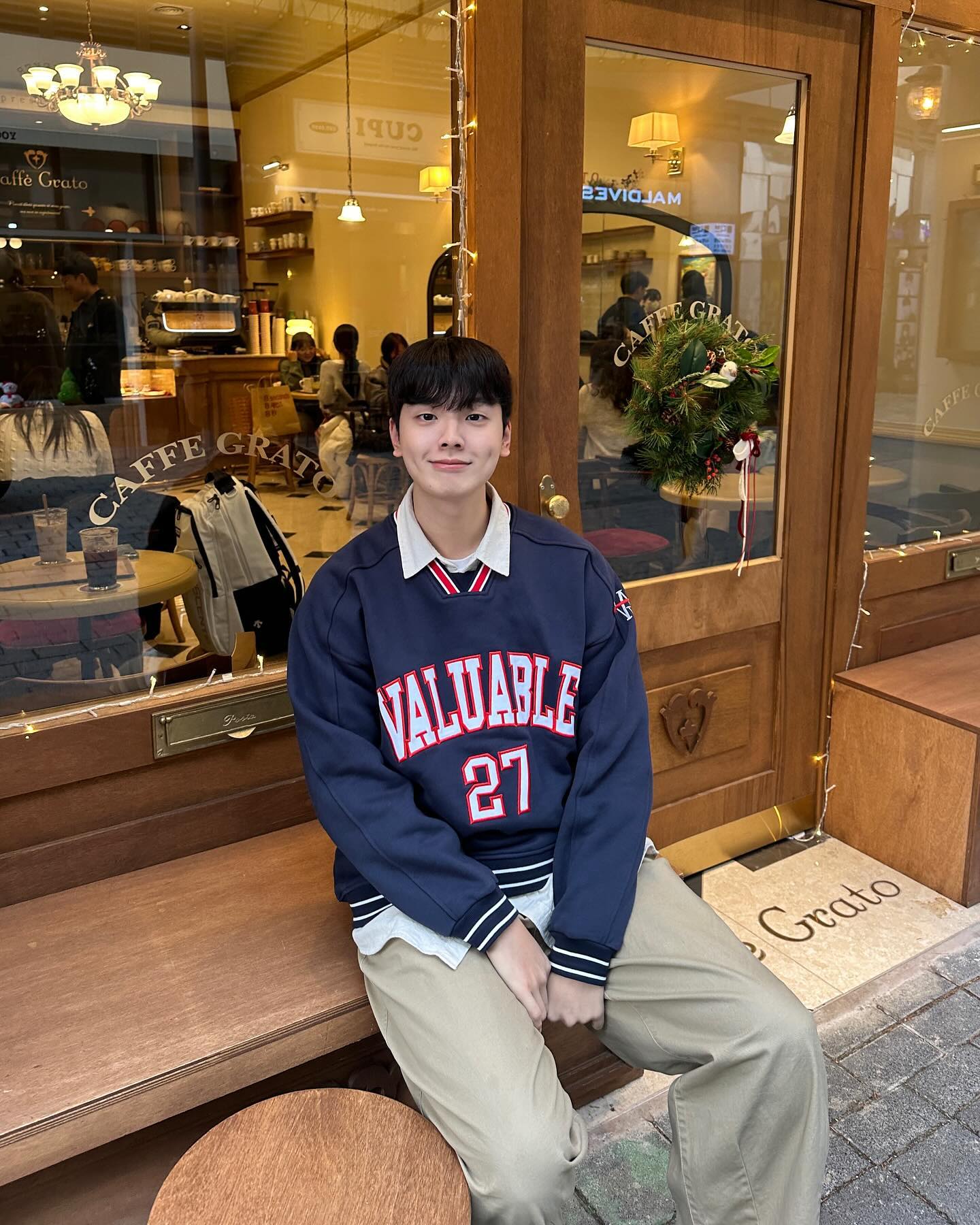 로고와 제품 디테일이 이쁜 브이넥 맨투맨👍👍

👕 : weveryvalue_official

#맨투맨 #블록코어 #오버핏맨투맨
#브이넥맨투맨