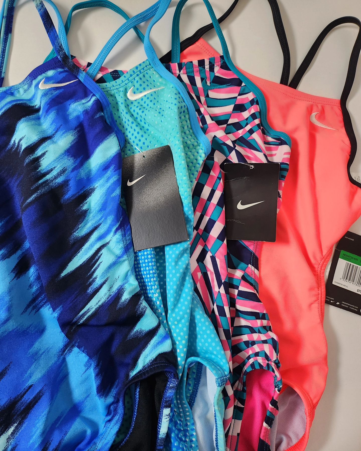 5년 전 구입하고..
잊고 있었던 택 달린_수영복들✔️

하나씩 입어주겠어_♡

#nikeswim 
#나이키수영복
#나이키스윔
#나이키컷아웃