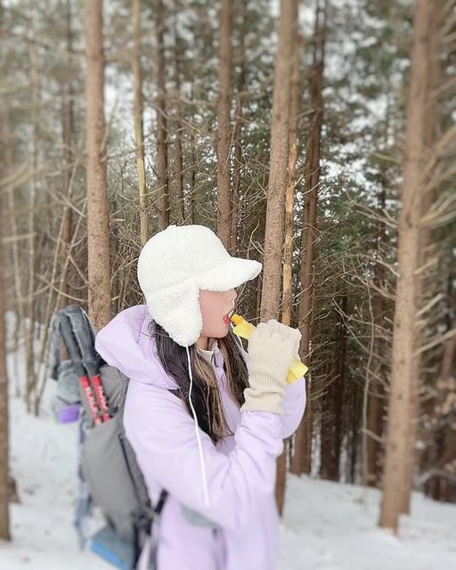 유니또 여행🌈 on Instagram: "올 해 첫 설산❄️성공☃️전 날 늦게까지 야근해서 부랴부랴 새벽부터 출발해 아침도 못챙겼는데🥲 쁠랑뜨 스무디덕에 아주 시원하고 든든하게
