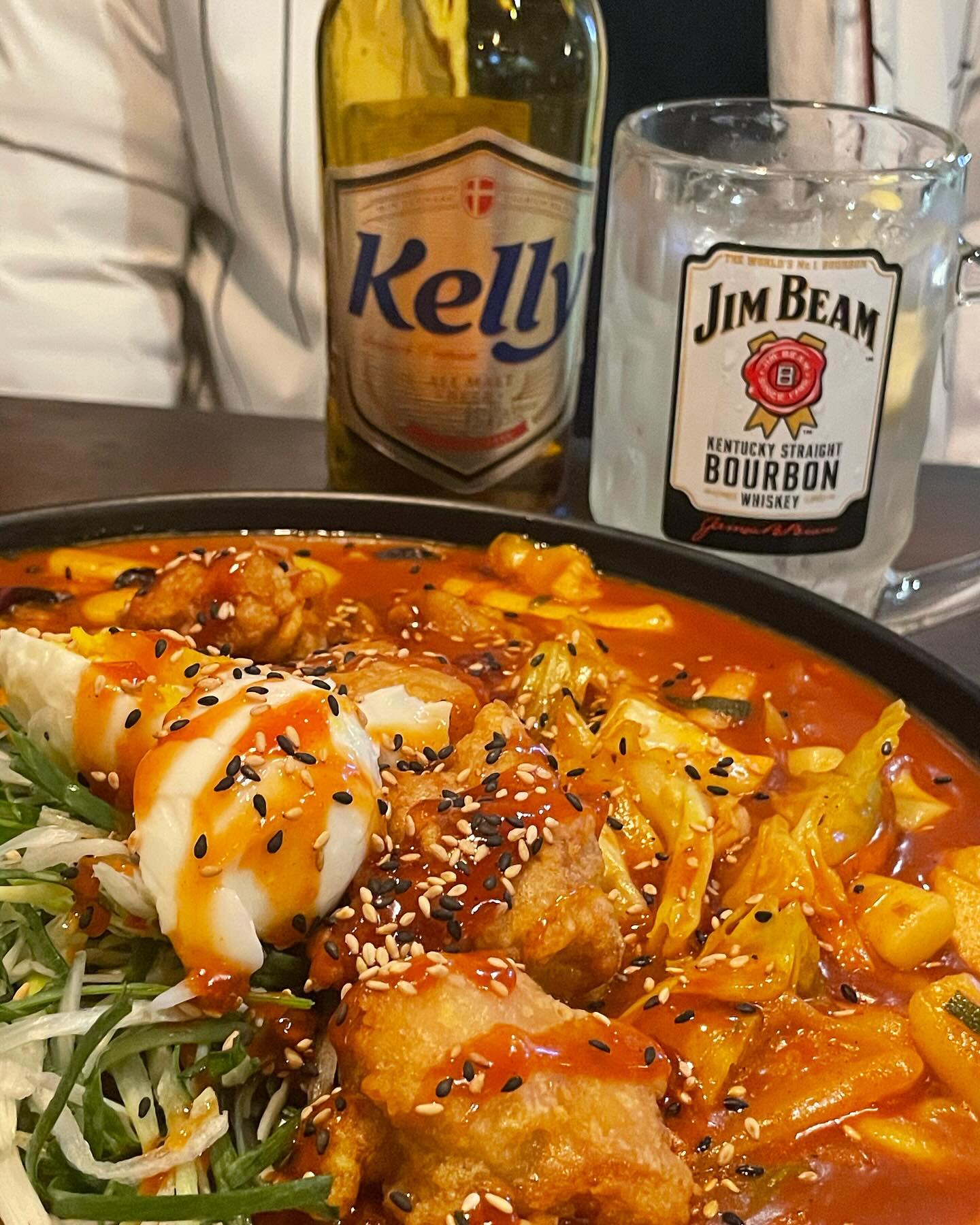 수상한 주인장의 한국식 펍앤 키친
수주식당 다녀왔어요💓

#동성로맛집 #대구교동술집 #종로술집 #수주식당
주소 : 대구 중구 중앙대로81길 58 1층
영업시간 : 일-목 17:00-01:00
금,토17:00-0200
전화번호 : 0507-1377-7809
단체석, 테이블석, 바테이블 완비, 예약, 포장가능