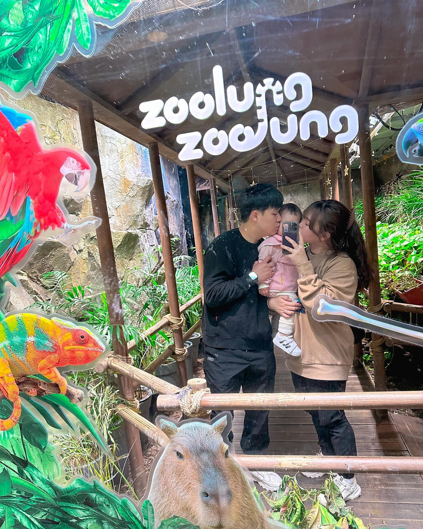 D+538 / 2023.11.28 눈물의 주렁주렁😂🦜
동물을 좋아하는 나유니 구경시켜주려고 실내동물원 주렁주렁 다녀왔는데여........

처음부터 끝까지 무섭다고 울다 나왔어요🤣ㅋㅋㅋ
책으로 보다 직접 보니 움직이고 넘 가까워서 싫었는지 
책으로는 좋아하던 동물친구들이였는데 기겁하네여😅

18개월까지 무료라 18개월되기 2주전에 다녀왔는데 
무료입장이라 너무 다행(?)인거 있됴..... :)
ㅋㅋㅋㅋ조금더 커서 오면 괜찮..으려나ㅏ....