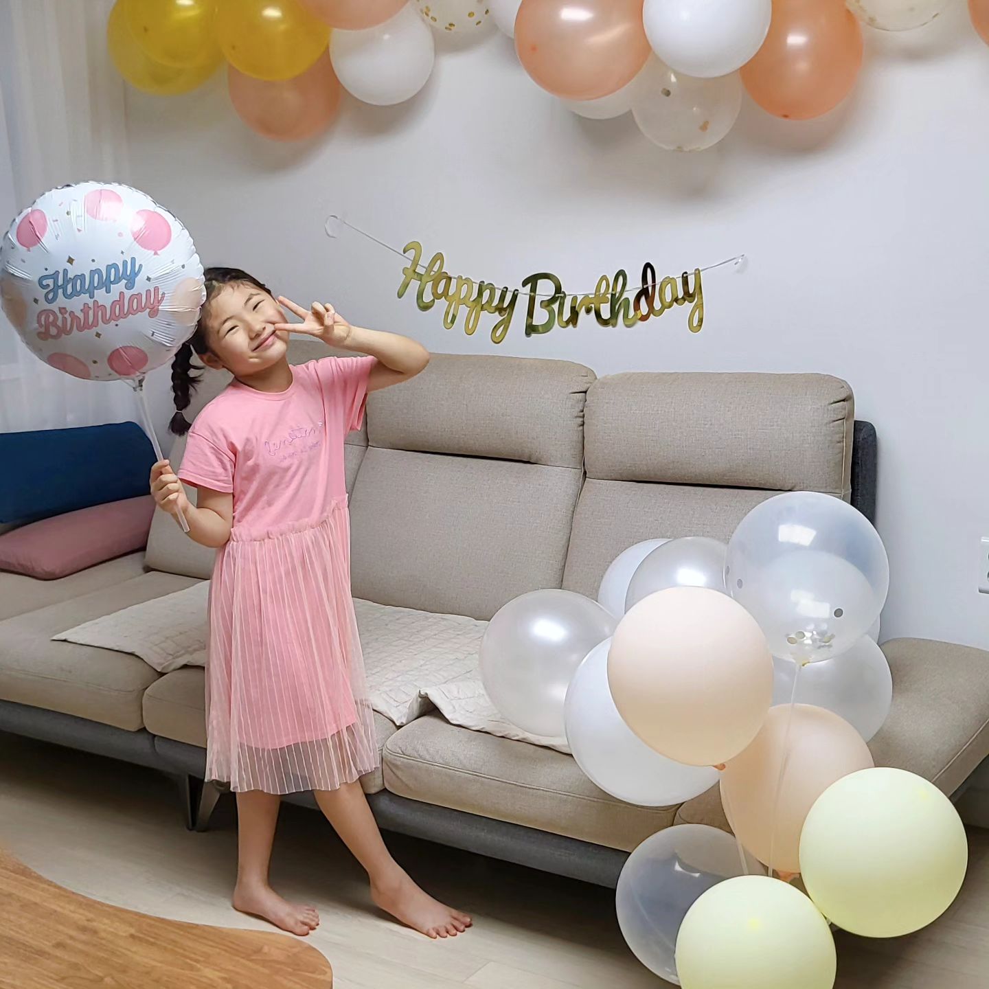 #8번째생일🎂 

매번 그냥 초만 불어야지 하다가 
부랴부랴 폐운동 ~ 
(언제커서 벌써 8살인지)
항상 건강하고 행복하자 ♥️
사랑해에에에 👸🫶

#생일축하해 #사랑하는우리딸