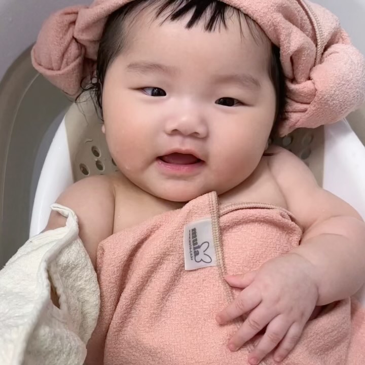 서아랑 한참 산책하다가 보니 폰이 없네? 참 너란 아이 내 마음을 얼마나 훔친거냐 시간이 참 빠르게 지나간다.
