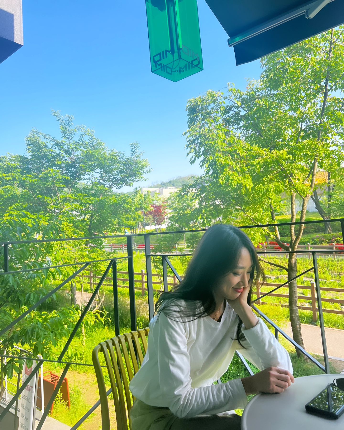 날씨가 다했다 
.
.
.
#일상 #커피 #카페 #배우 #한유이